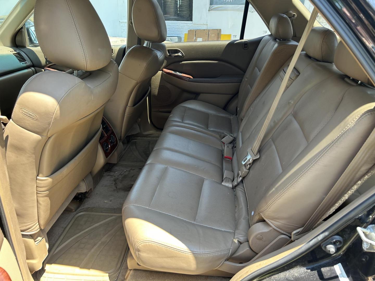 2003 Acura MDX Touring (2HNYD18643H) with an 3.5L V6 SOHC 24V engine, 5-Speed Automatic Overdrive transmission, located at 1758 Cassat Ave., Jacksonville, FL, 32210, (904) 384-2799, 30.286720, -81.730652 - ***** CASH DEAL ***** $1999.00 PLUS TAX, TAG, AND TITLE ***** 2003 ACURA MDX 266,945 MILES RUNS GOOD ICE-COLD AIR-CONDITIONING LEATHER ALLOYS SUNROOF AND MUCH MORE VEHICLE HAS FRONT END ISSUE PULLS TO THE RIGHT WE DON'T FIX CARS HERE SO BRING YOUR MECHANIC CALL ROB @ 904-384-2799 - Photo#11