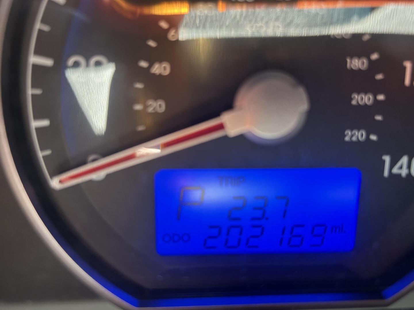 2012 Hyundai Santa Fe Limited 2.4 FWD (5XYZK3ABXCG) with an 2.4L L4 DOHC 16V engine, 6-Speed Automatic transmission, located at 1758 Cassat Ave., Jacksonville, FL, 32210, (904) 384-2799, 30.286720, -81.730652 - ***** CASH BLOWOUT!!!!! ***** $3999.00 PLUS TAX, TAG, AND TITLE ***** 2012 HYUNDAI SANTA FE LIMITED MODEL 201,145 MILES RUNS AND LOOKS GREAT LEATHER ALLOYS ICE-COLD AIR-CONDITIONING SUNROOF CALL US @ 904-384-2799 TODAY!! DON'T WAIT ANY LONGER!!! - Photo#9