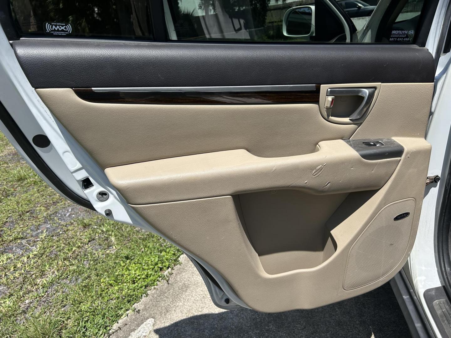 2012 Hyundai Santa Fe Limited 2.4 FWD (5XYZK3ABXCG) with an 2.4L L4 DOHC 16V engine, 6-Speed Automatic transmission, located at 1758 Cassat Ave., Jacksonville, FL, 32210, (904) 384-2799, 30.286720, -81.730652 - ***** CASH BLOWOUT!!!!! ***** $3999.00 PLUS TAX, TAG, AND TITLE ***** 2012 HYUNDAI SANTA FE LIMITED MODEL 201,145 MILES RUNS AND LOOKS GREAT LEATHER ALLOYS ICE-COLD AIR-CONDITIONING SUNROOF CALL US @ 904-384-2799 TODAY!! DON'T WAIT ANY LONGER!!! - Photo#10