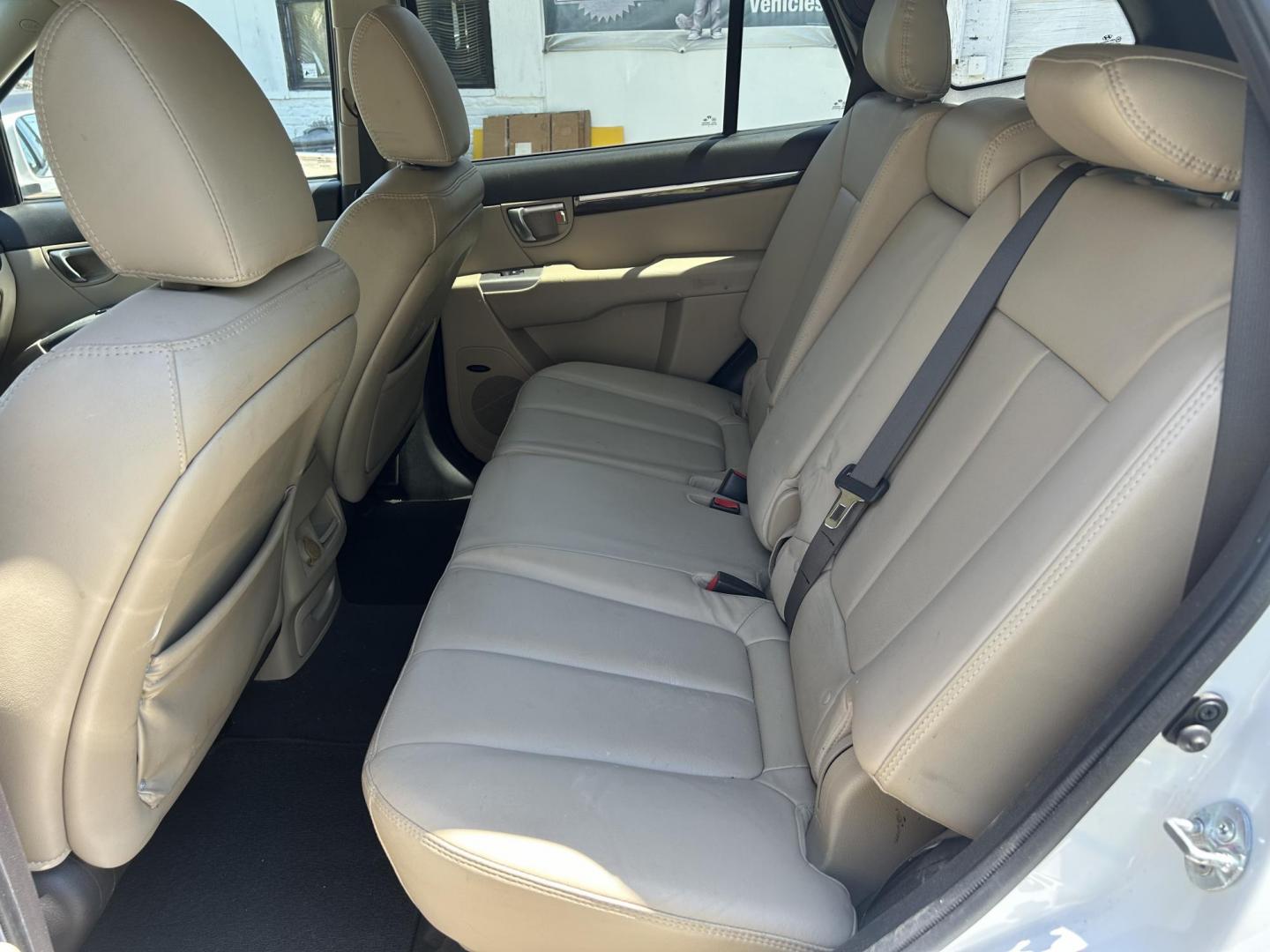 2012 Hyundai Santa Fe Limited 2.4 FWD (5XYZK3ABXCG) with an 2.4L L4 DOHC 16V engine, 6-Speed Automatic transmission, located at 1758 Cassat Ave., Jacksonville, FL, 32210, (904) 384-2799, 30.286720, -81.730652 - ***** CASH BLOWOUT!!!!! ***** $3999.00 PLUS TAX, TAG, AND TITLE ***** 2012 HYUNDAI SANTA FE LIMITED MODEL 201,145 MILES RUNS AND LOOKS GREAT LEATHER ALLOYS ICE-COLD AIR-CONDITIONING SUNROOF CALL US @ 904-384-2799 TODAY!! DON'T WAIT ANY LONGER!!! - Photo#11