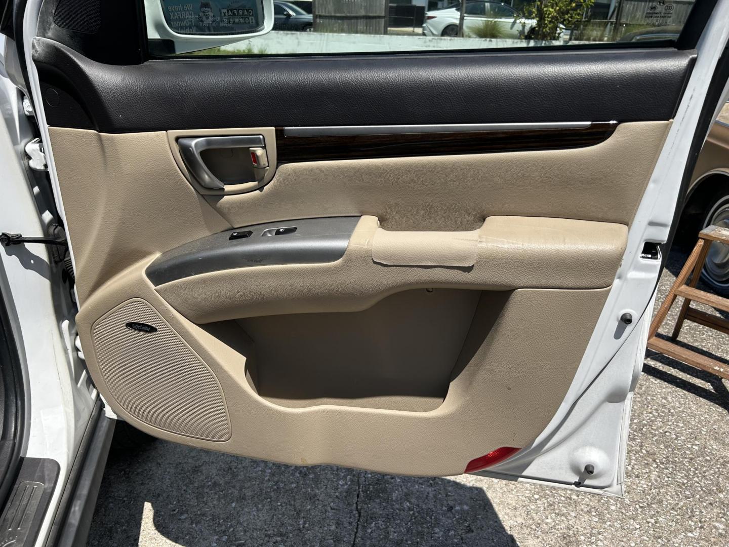 2012 Hyundai Santa Fe Limited 2.4 FWD (5XYZK3ABXCG) with an 2.4L L4 DOHC 16V engine, 6-Speed Automatic transmission, located at 1758 Cassat Ave., Jacksonville, FL, 32210, (904) 384-2799, 30.286720, -81.730652 - ***** CASH BLOWOUT!!!!! ***** $3999.00 PLUS TAX, TAG, AND TITLE ***** 2012 HYUNDAI SANTA FE LIMITED MODEL 201,145 MILES RUNS AND LOOKS GREAT LEATHER ALLOYS ICE-COLD AIR-CONDITIONING SUNROOF CALL US @ 904-384-2799 TODAY!! DON'T WAIT ANY LONGER!!! - Photo#12