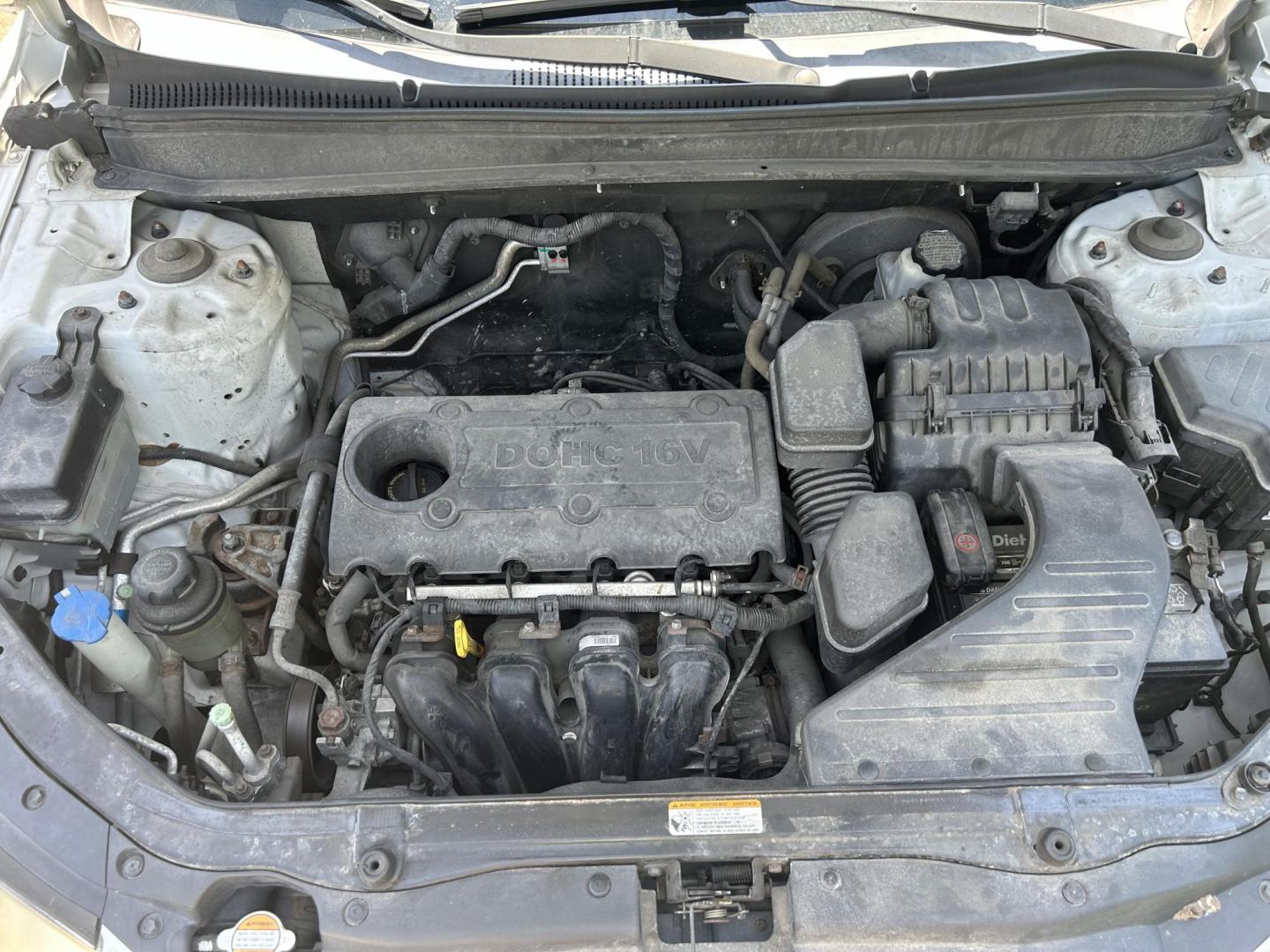 2012 Hyundai Santa Fe Limited 2.4 FWD (5XYZK3ABXCG) with an 2.4L L4 DOHC 16V engine, 6-Speed Automatic transmission, located at 1758 Cassat Ave., Jacksonville, FL, 32210, (904) 384-2799, 30.286720, -81.730652 - ***** CASH BLOWOUT!!!!! ***** $3999.00 PLUS TAX, TAG, AND TITLE ***** 2012 HYUNDAI SANTA FE LIMITED MODEL 201,145 MILES RUNS AND LOOKS GREAT LEATHER ALLOYS ICE-COLD AIR-CONDITIONING SUNROOF CALL US @ 904-384-2799 TODAY!! DON'T WAIT ANY LONGER!!! - Photo#19