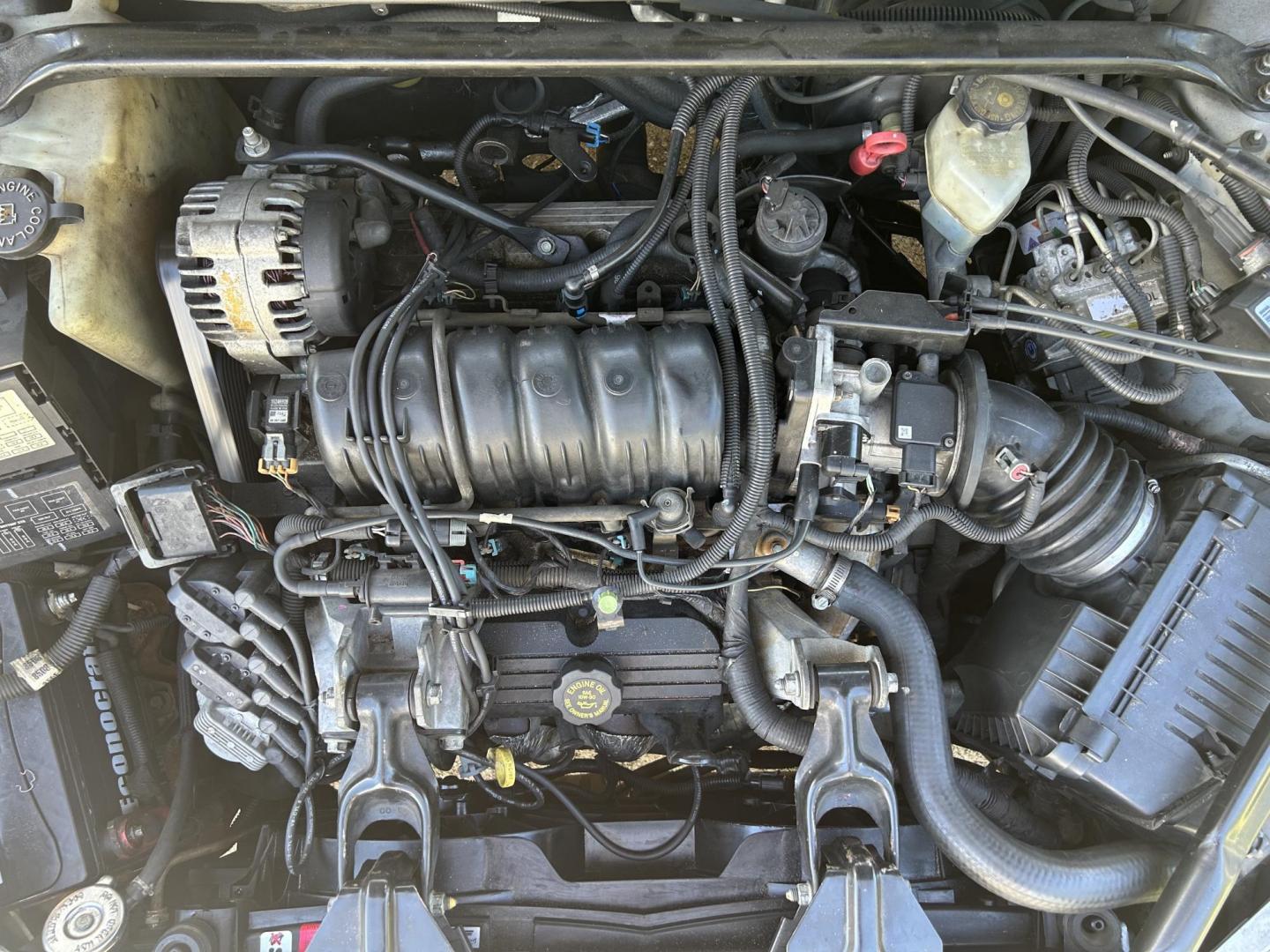 2000 Chevrolet Impala Base (2G1WF55K2Y9) with an 3.8L V6 OHV 12V engine, 4-Speed Automatic Overdrive transmission, located at 1758 Cassat Ave., Jacksonville, FL, 32210, (904) 384-2799, 30.286720, -81.730652 - $2999.00 PLUS TAX, TAG, AND TITLE ***** ANOTHER EXTRA CLEAN RIDE!!!! CASH SPECIAL ***** 2000 CHEVROLET IMPALA ONLY 113,893 MILES ***** 4-DOOR 3.8L V6 ALLOYS TINTED WINDOWS ICE COLD AIR CONDITIONING THIS ONE IS IT!!!! CHECK THE PICS THIS ONE IS EXTRA NICE CALL ROB TODAY @ 904-384-2799 AND MAKE THIS O - Photo#20