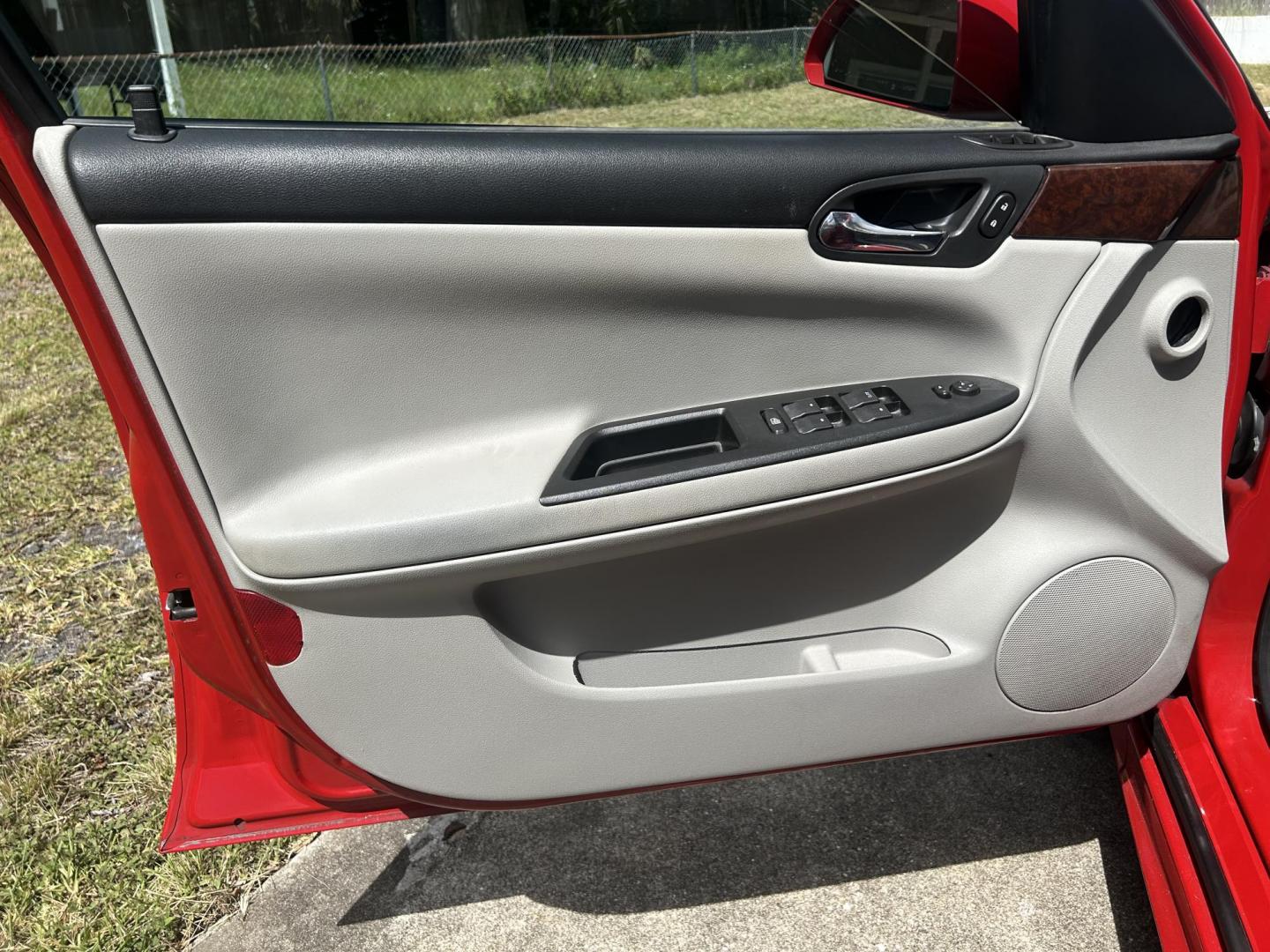 2011 Chevrolet Impala LT (2G1WG5EK2B1) with an 3.5L V6 OHV 16V FFV engine, 4-Speed Automatic transmission, located at 1758 Cassat Ave., Jacksonville, FL, 32210, (904) 384-2799, 30.286720, -81.730652 - ***** CASH SPECIAL ***** $3499.00 PLUS TAX, TAG, AND TITLE *****2011 CHEVROLET IMPALA LT MODEL 200,960 MILES LOOKS AND RUNS GREAT 3.5L V6 ICE-COLD AIR-CONDITIONING ALLOYS VENT SHADES THIS ONE STANDS OUT!!! CALL NOW @ 904-384-2799 ASK FOR ROB - Photo#6