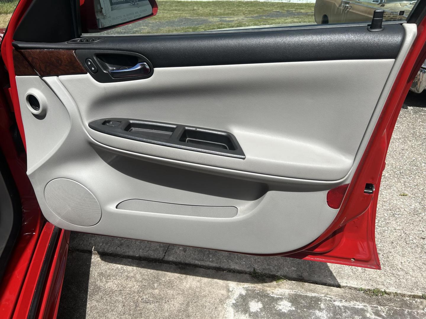 2011 Chevrolet Impala LT (2G1WG5EK2B1) with an 3.5L V6 OHV 16V FFV engine, 4-Speed Automatic transmission, located at 1758 Cassat Ave., Jacksonville, FL, 32210, (904) 384-2799, 30.286720, -81.730652 - ***** CASH SPECIAL ***** $3499.00 PLUS TAX, TAG, AND TITLE *****2011 CHEVROLET IMPALA LT MODEL 200,960 MILES LOOKS AND RUNS GREAT 3.5L V6 ICE-COLD AIR-CONDITIONING ALLOYS VENT SHADES THIS ONE STANDS OUT!!! CALL NOW @ 904-384-2799 ASK FOR ROB - Photo#11