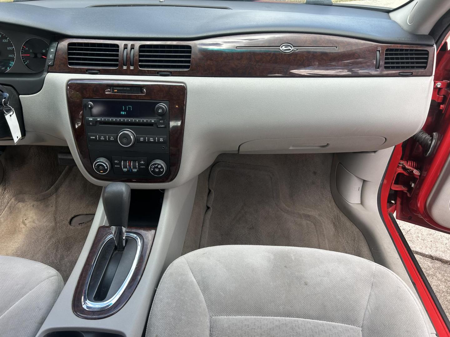 2011 Chevrolet Impala LT (2G1WG5EK2B1) with an 3.5L V6 OHV 16V FFV engine, 4-Speed Automatic transmission, located at 1758 Cassat Ave., Jacksonville, FL, 32210, (904) 384-2799, 30.286720, -81.730652 - ***** CASH SPECIAL ***** $3499.00 PLUS TAX, TAG, AND TITLE *****2011 CHEVROLET IMPALA LT MODEL 200,960 MILES LOOKS AND RUNS GREAT 3.5L V6 ICE-COLD AIR-CONDITIONING ALLOYS VENT SHADES THIS ONE STANDS OUT!!! CALL NOW @ 904-384-2799 ASK FOR ROB - Photo#13