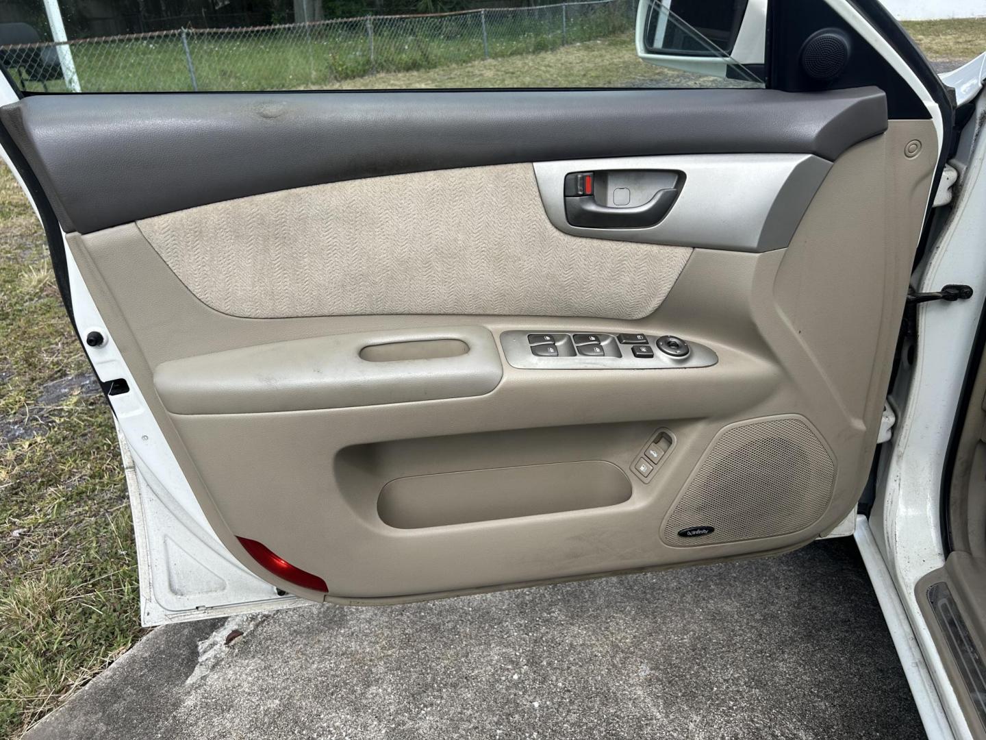 2006 Kia Optima EX V6 (KNAGE124065) with an 2.7L V6 24V DOHC engine, 4-Speed Automatic Overdrive transmission, located at 1758 Cassat Ave., Jacksonville, FL, 32210, (904) 384-2799, 30.286720, -81.730652 - ***** CASH SPECIAL ***** LOW MILEAGE ONLY 127,058 ***** $3499.00 PLUS TAX, TAG, AND TITLE ***** 2006 KIA OPTIMA EX V6 ***** 4-DOOR AUTOMATIC TRANSMISSION EXTRA CLEAN RUNS GREAT AND WELL-MAINTAINED ICE-COLD AIR CONDITIONING THIS ONE'S A STEAL!!!! CALL ROB @ 904-384-2799 - Photo#6