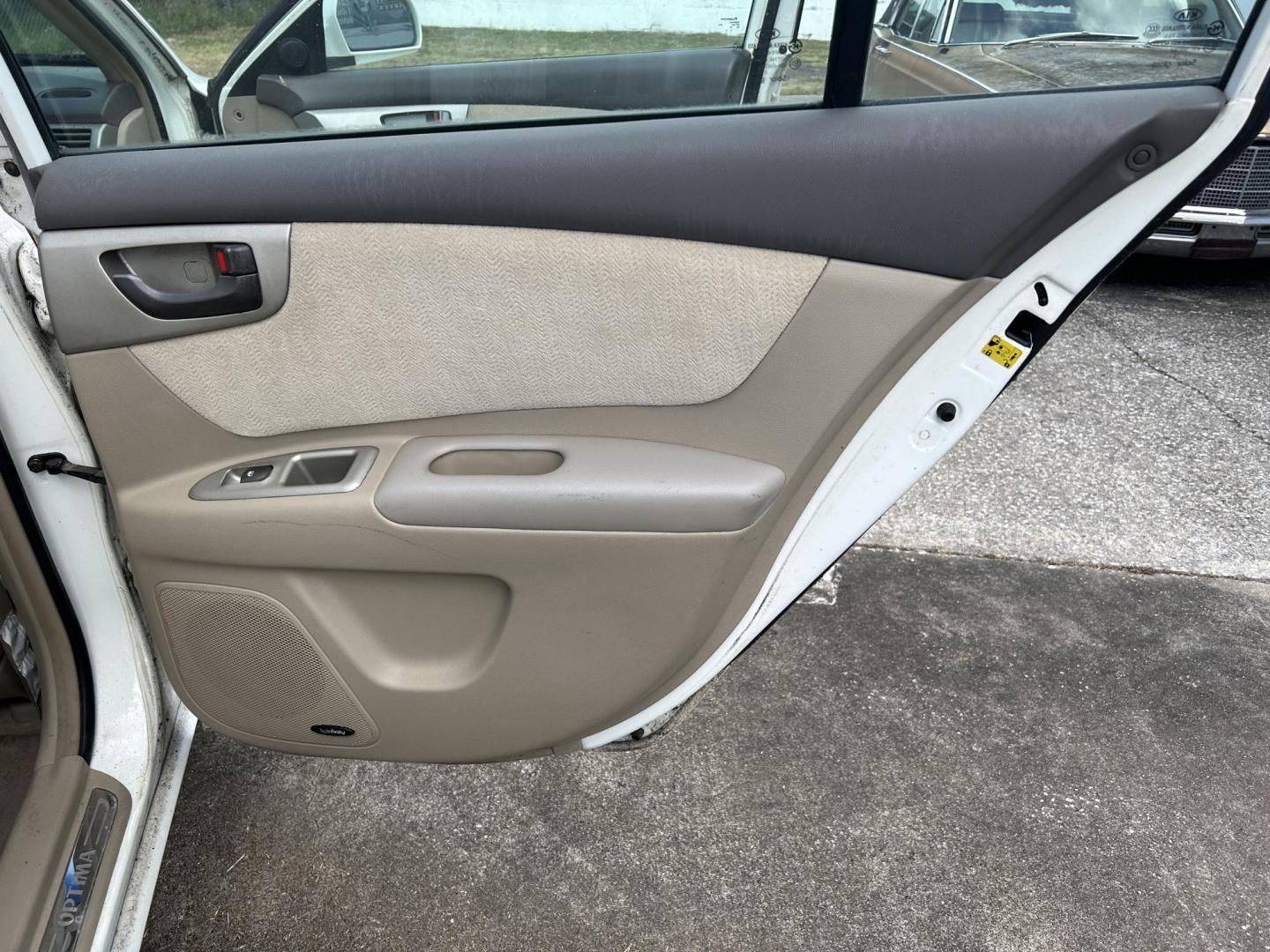 2006 Kia Optima EX V6 (KNAGE124065) with an 2.7L V6 24V DOHC engine, 4-Speed Automatic Overdrive transmission, located at 1758 Cassat Ave., Jacksonville, FL, 32210, (904) 384-2799, 30.286720, -81.730652 - ***** CASH SPECIAL ***** LOW MILEAGE ONLY 127,058 ***** $3499.00 PLUS TAX, TAG, AND TITLE ***** 2006 KIA OPTIMA EX V6 ***** 4-DOOR AUTOMATIC TRANSMISSION EXTRA CLEAN RUNS GREAT AND WELL-MAINTAINED ICE-COLD AIR CONDITIONING THIS ONE'S A STEAL!!!! CALL ROB @ 904-384-2799 - Photo#13
