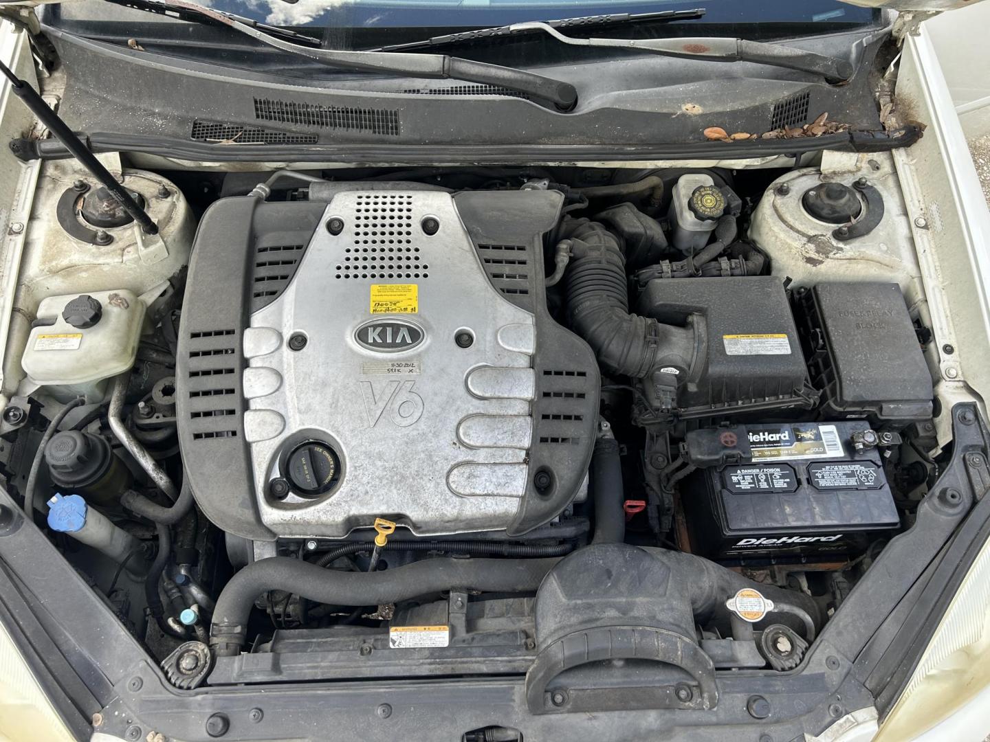 2006 Kia Optima EX V6 (KNAGE124065) with an 2.7L V6 24V DOHC engine, 4-Speed Automatic Overdrive transmission, located at 1758 Cassat Ave., Jacksonville, FL, 32210, (904) 384-2799, 30.286720, -81.730652 - ***** CASH SPECIAL ***** LOW MILEAGE ONLY 127,058 ***** $3499.00 PLUS TAX, TAG, AND TITLE ***** 2006 KIA OPTIMA EX V6 ***** 4-DOOR AUTOMATIC TRANSMISSION EXTRA CLEAN RUNS GREAT AND WELL-MAINTAINED ICE-COLD AIR CONDITIONING THIS ONE'S A STEAL!!!! CALL ROB @ 904-384-2799 - Photo#17