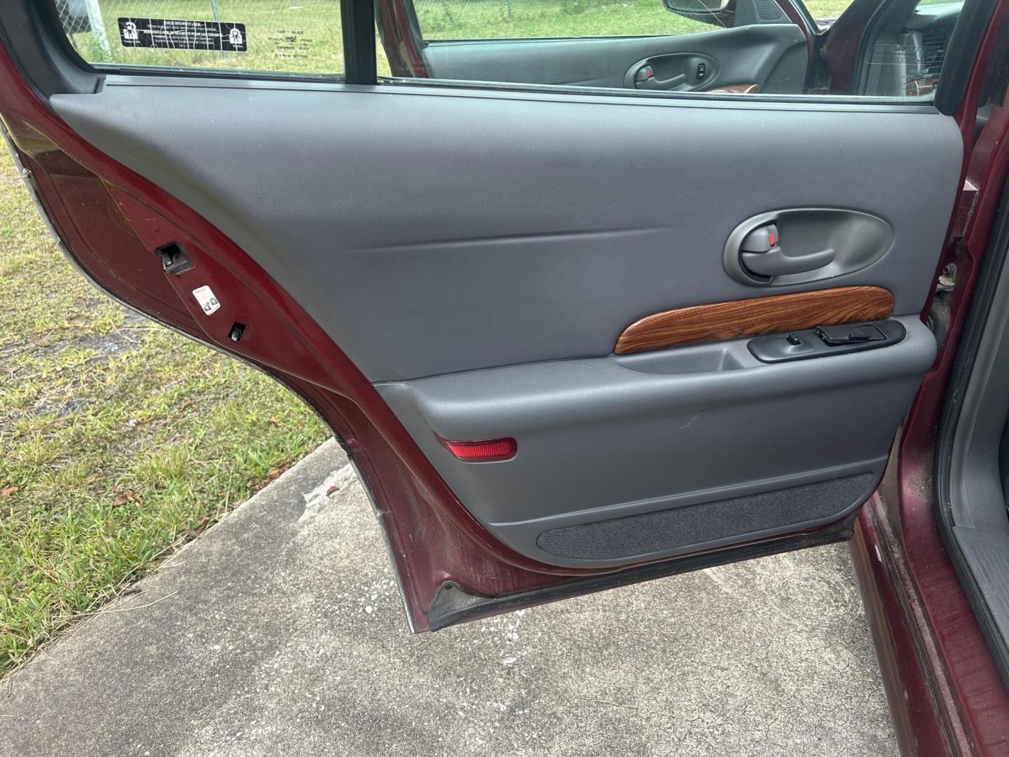 2002 Buick LeSabre Custom (1G4HP54K22U) with an 3.8L V6 OHV 12V engine, 4-Speed Automatic Overdrive transmission, located at 1758 Cassat Ave., Jacksonville, FL, 32210, (904) 384-2799, 30.286720, -81.730652 - ***** CASH BLOWOUT ***** 2002 BUICK LESABRE CUSTOM MODEL ***** ONLY 133,692 MILES ***** $2999.00 PLUS TAX, TAG, AND TITLE ***** SUNROOF ***** LEATHER ALLOYS EXTRA CLEAN RUNS AND DRIVES GREAT ICE-COLD AIR CONDITIONING THIS ONE WON'T LAST LONG CALL ROB @ 904-384-2799 - Photo#9