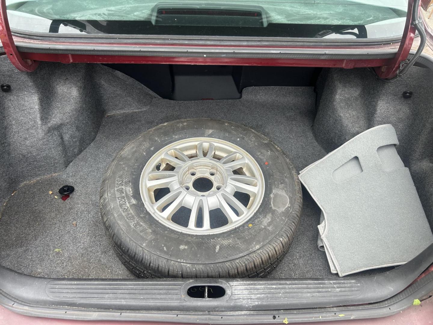 2002 Buick LeSabre Custom (1G4HP54K22U) with an 3.8L V6 OHV 12V engine, 4-Speed Automatic Overdrive transmission, located at 1758 Cassat Ave., Jacksonville, FL, 32210, (904) 384-2799, 30.286720, -81.730652 - ***** CASH BLOWOUT ***** 2002 BUICK LESABRE CUSTOM MODEL ***** ONLY 133,692 MILES ***** $2999.00 PLUS TAX, TAG, AND TITLE ***** SUNROOF ***** LEATHER ALLOYS EXTRA CLEAN RUNS AND DRIVES GREAT ICE-COLD AIR CONDITIONING THIS ONE WON'T LAST LONG CALL ROB @ 904-384-2799 - Photo#18