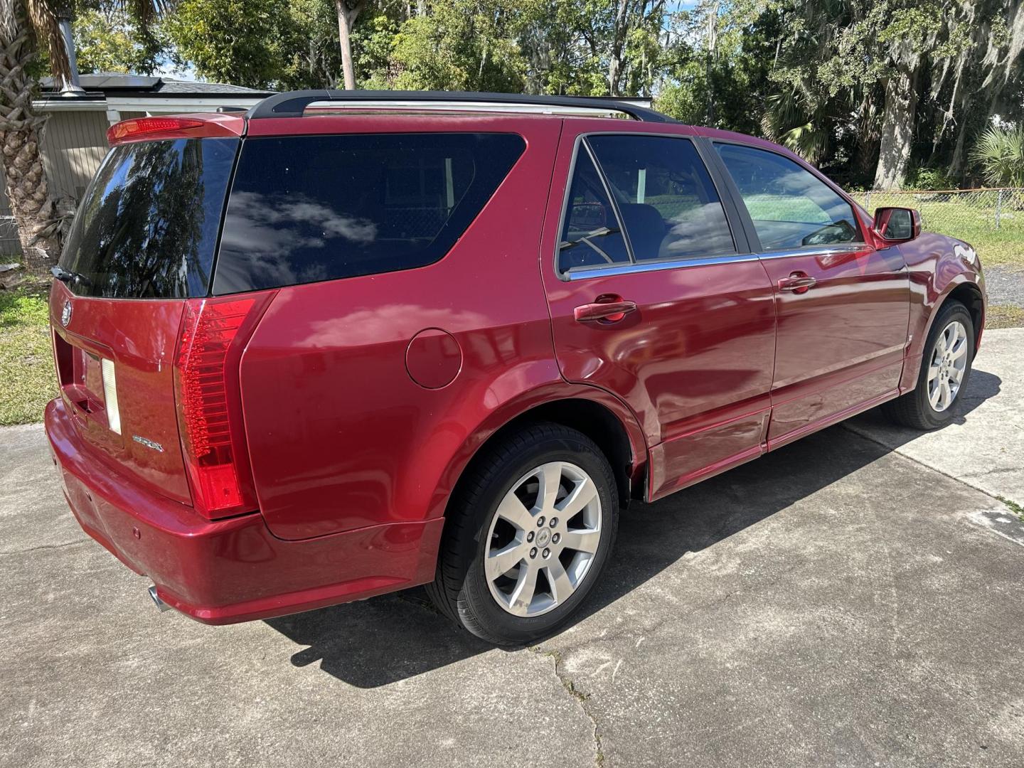 2006 Cadillac SRX V6 (1GYEE637660) with an 3.6L V6 DOHC 24V engine, 5-Speed Automatic Overdrive transmission, located at 1758 Cassat Ave., Jacksonville, FL, 32210, (904) 384-2799, 30.286720, -81.730652 - ***** CASH SPECIAL ***** $3555.00 PLUS TAX, TAG, AND TITLE ***** 2006 CADILLAC SRX 209,514 MILES ***** LOOKS AND RUNS GREAT LEATHER ALLOYS TINT THIRD ROW SEATING ICE COLD AIR CONDITIONING DUAL EXHAUST HARD TO FIND ONE LIKE THIS!!!! DON'T WAIT CALL ROB TODAY @ 904-384-2799 - Photo#3
