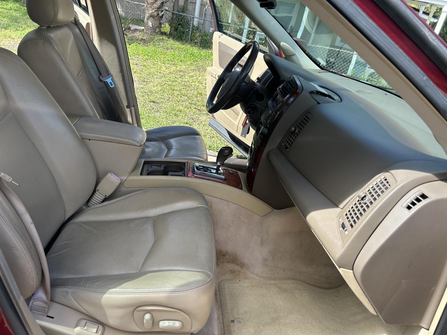 2006 Cadillac SRX V6 (1GYEE637660) with an 3.6L V6 DOHC 24V engine, 5-Speed Automatic Overdrive transmission, located at 1758 Cassat Ave., Jacksonville, FL, 32210, (904) 384-2799, 30.286720, -81.730652 - ***** CASH SPECIAL ***** $3555.00 PLUS TAX, TAG, AND TITLE ***** 2006 CADILLAC SRX 209,514 MILES ***** LOOKS AND RUNS GREAT LEATHER ALLOYS TINT THIRD ROW SEATING ICE COLD AIR CONDITIONING DUAL EXHAUST HARD TO FIND ONE LIKE THIS!!!! DON'T WAIT CALL ROB TODAY @ 904-384-2799 - Photo#14