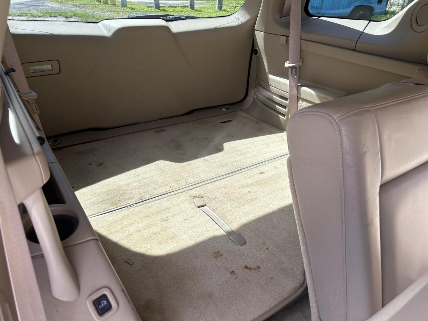 2006 Cadillac SRX V6 (1GYEE637660) with an 3.6L V6 DOHC 24V engine, 5-Speed Automatic Overdrive transmission, located at 1758 Cassat Ave., Jacksonville, FL, 32210, (904) 384-2799, 30.286720, -81.730652 - ***** CASH SPECIAL ***** $3555.00 PLUS TAX, TAG, AND TITLE ***** 2006 CADILLAC SRX 209,514 MILES ***** LOOKS AND RUNS GREAT LEATHER ALLOYS TINT THIRD ROW SEATING ICE COLD AIR CONDITIONING DUAL EXHAUST HARD TO FIND ONE LIKE THIS!!!! DON'T WAIT CALL ROB TODAY @ 904-384-2799 - Photo#18