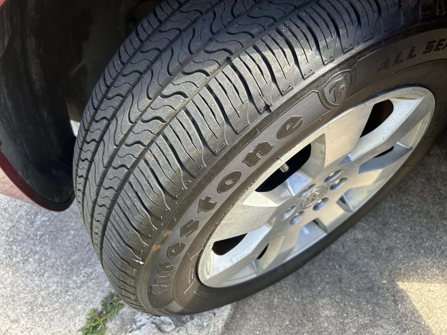2006 Cadillac SRX V6 (1GYEE637660) with an 3.6L V6 DOHC 24V engine, 5-Speed Automatic Overdrive transmission, located at 1758 Cassat Ave., Jacksonville, FL, 32210, (904) 384-2799, 30.286720, -81.730652 - ***** CASH SPECIAL ***** $3555.00 PLUS TAX, TAG, AND TITLE ***** 2006 CADILLAC SRX 209,514 MILES ***** LOOKS AND RUNS GREAT LEATHER ALLOYS TINT THIRD ROW SEATING ICE COLD AIR CONDITIONING DUAL EXHAUST HARD TO FIND ONE LIKE THIS!!!! DON'T WAIT CALL ROB TODAY @ 904-384-2799 - Photo#26