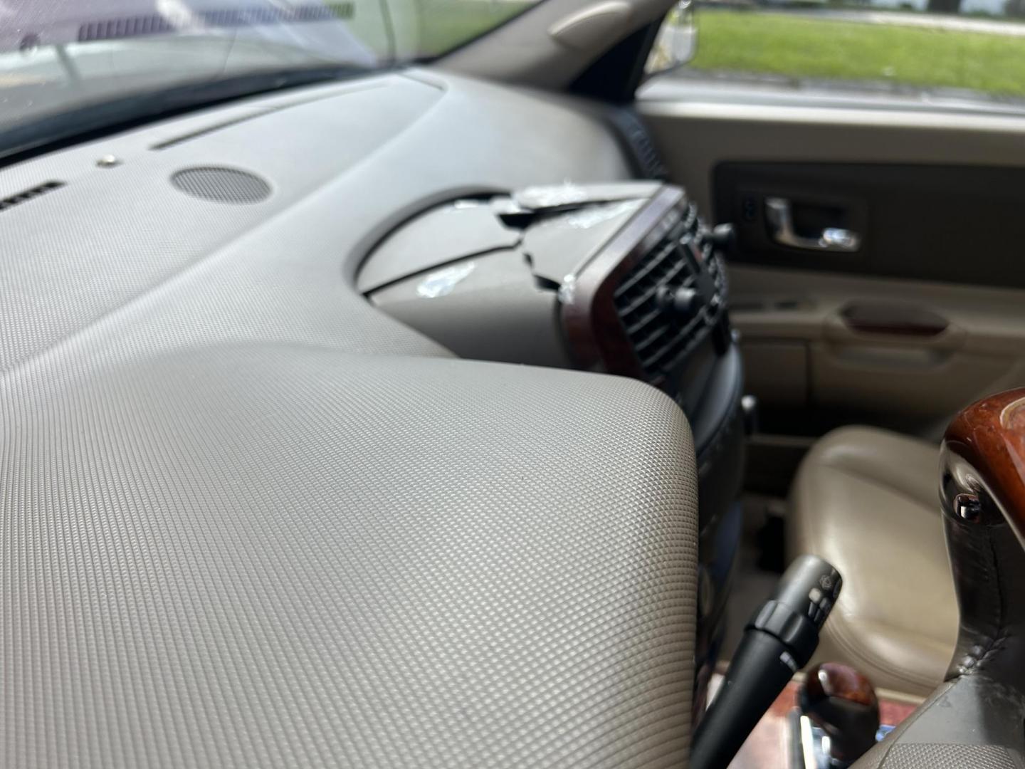 2006 Cadillac SRX V6 (1GYEE637660) with an 3.6L V6 DOHC 24V engine, 5-Speed Automatic Overdrive transmission, located at 1758 Cassat Ave., Jacksonville, FL, 32210, (904) 384-2799, 30.286720, -81.730652 - ***** CASH SPECIAL ***** $3555.00 PLUS TAX, TAG, AND TITLE ***** 2006 CADILLAC SRX 209,514 MILES ***** LOOKS AND RUNS GREAT LEATHER ALLOYS TINT THIRD ROW SEATING ICE COLD AIR CONDITIONING DUAL EXHAUST HARD TO FIND ONE LIKE THIS!!!! DON'T WAIT CALL ROB TODAY @ 904-384-2799 - Photo#28