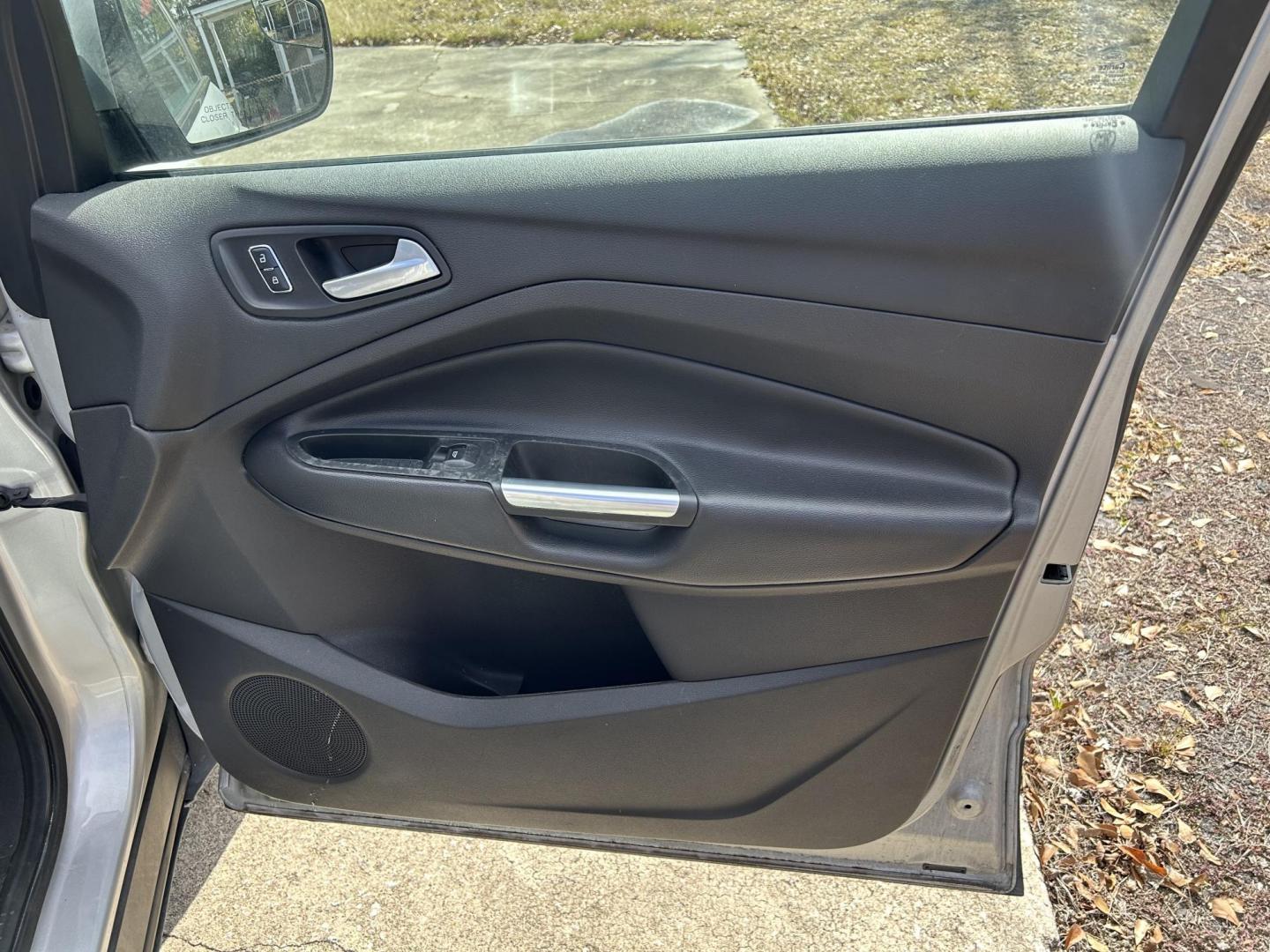 2014 Ford Escape SE FWD (1FMCU0GX6EU) with an 1.6L L4 DOHC 16V engine, 6-Speed Automatic transmission, located at 1758 Cassat Ave., Jacksonville, FL, 32210, (904) 384-2799, 30.286720, -81.730652 - ***** CASH SPECIAL ***** $3488.00 PLUS TAX, TAG, AND TITLE ***** 2014 FORD ESCAPE 4-DOOR SE MODEL 165,702 MILES RUNS GREAT ALLOYS TINT REMOTE KEYLESS ENTRY 1.6L ECOBOOST 4 CYLINDER GREAT GAS MILEAGE CALL ROB NOW @ 904-384-2799 BEFORE IT'S SOLD!!! - Photo#12