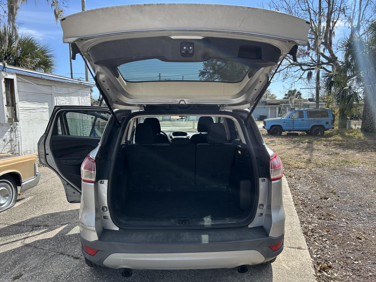 2014 Ford Escape SE FWD (1FMCU0GX6EU) with an 1.6L L4 DOHC 16V engine, 6-Speed Automatic transmission, located at 1758 Cassat Ave., Jacksonville, FL, 32210, (904) 384-2799, 30.286720, -81.730652 - ***** CASH SPECIAL ***** $3488.00 PLUS TAX, TAG, AND TITLE ***** 2014 FORD ESCAPE 4-DOOR SE MODEL 165,702 MILES RUNS GREAT ALLOYS TINT REMOTE KEYLESS ENTRY 1.6L ECOBOOST 4 CYLINDER GREAT GAS MILEAGE CALL ROB NOW @ 904-384-2799 BEFORE IT'S SOLD!!! - Photo#17