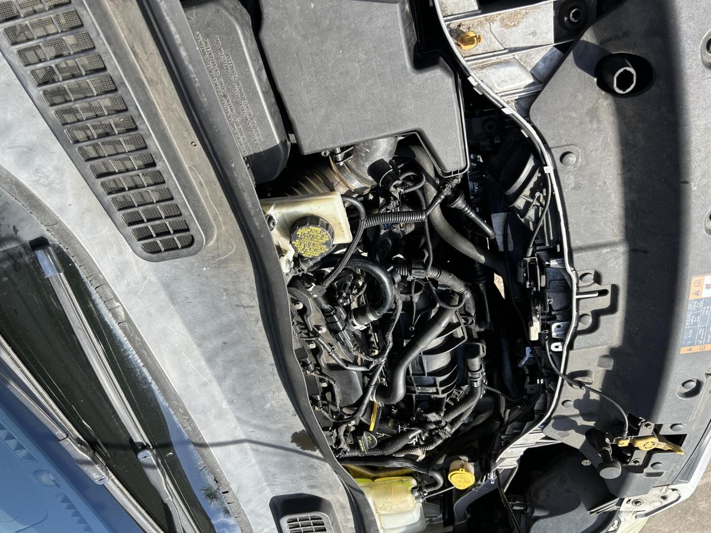 2014 Ford Escape SE FWD (1FMCU0GX6EU) with an 1.6L L4 DOHC 16V engine, 6-Speed Automatic transmission, located at 1758 Cassat Ave., Jacksonville, FL, 32210, (904) 384-2799, 30.286720, -81.730652 - ***** CASH SPECIAL ***** $3488.00 PLUS TAX, TAG, AND TITLE ***** 2014 FORD ESCAPE 4-DOOR SE MODEL 165,702 MILES RUNS GREAT ALLOYS TINT REMOTE KEYLESS ENTRY 1.6L ECOBOOST 4 CYLINDER GREAT GAS MILEAGE CALL ROB NOW @ 904-384-2799 BEFORE IT'S SOLD!!! - Photo#21