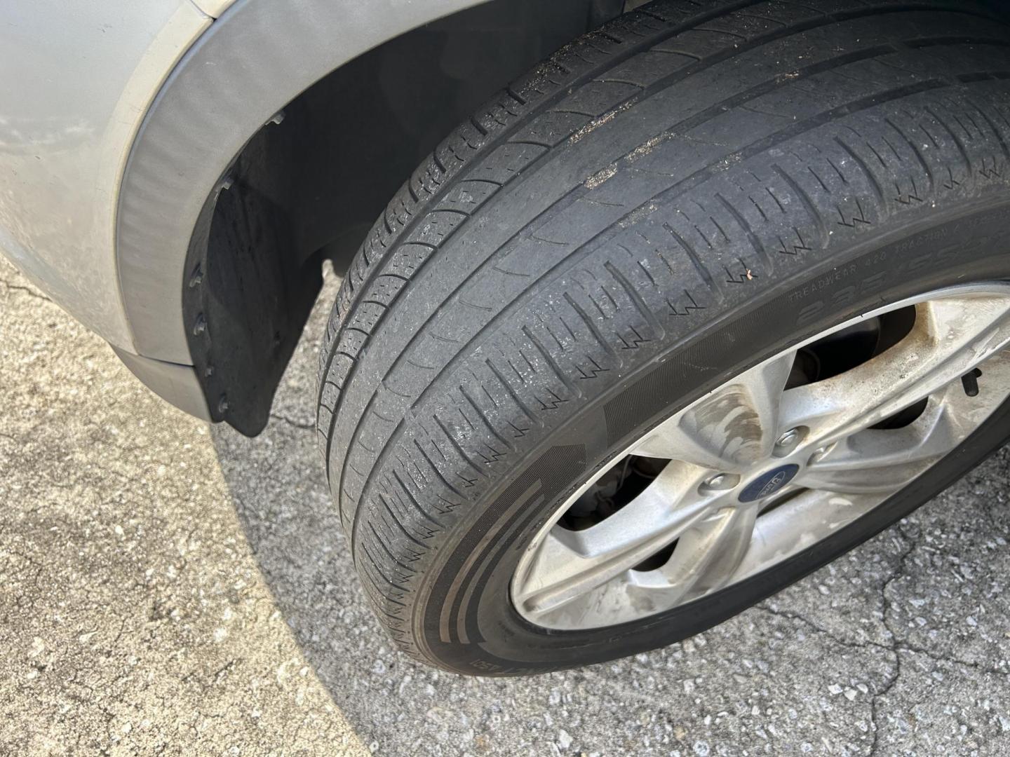 2014 Ford Escape SE FWD (1FMCU0GX6EU) with an 1.6L L4 DOHC 16V engine, 6-Speed Automatic transmission, located at 1758 Cassat Ave., Jacksonville, FL, 32210, (904) 384-2799, 30.286720, -81.730652 - ***** CASH SPECIAL ***** $3488.00 PLUS TAX, TAG, AND TITLE ***** 2014 FORD ESCAPE 4-DOOR SE MODEL 165,702 MILES RUNS GREAT ALLOYS TINT REMOTE KEYLESS ENTRY 1.6L ECOBOOST 4 CYLINDER GREAT GAS MILEAGE CALL ROB NOW @ 904-384-2799 BEFORE IT'S SOLD!!! - Photo#23