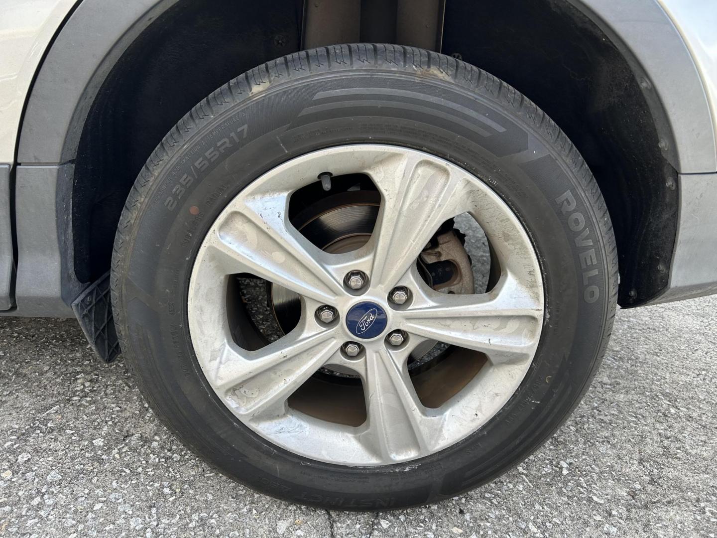 2014 Ford Escape SE FWD (1FMCU0GX6EU) with an 1.6L L4 DOHC 16V engine, 6-Speed Automatic transmission, located at 1758 Cassat Ave., Jacksonville, FL, 32210, (904) 384-2799, 30.286720, -81.730652 - ***** CASH SPECIAL ***** $3488.00 PLUS TAX, TAG, AND TITLE ***** 2014 FORD ESCAPE 4-DOOR SE MODEL 165,702 MILES RUNS GREAT ALLOYS TINT REMOTE KEYLESS ENTRY 1.6L ECOBOOST 4 CYLINDER GREAT GAS MILEAGE CALL ROB NOW @ 904-384-2799 BEFORE IT'S SOLD!!! - Photo#24