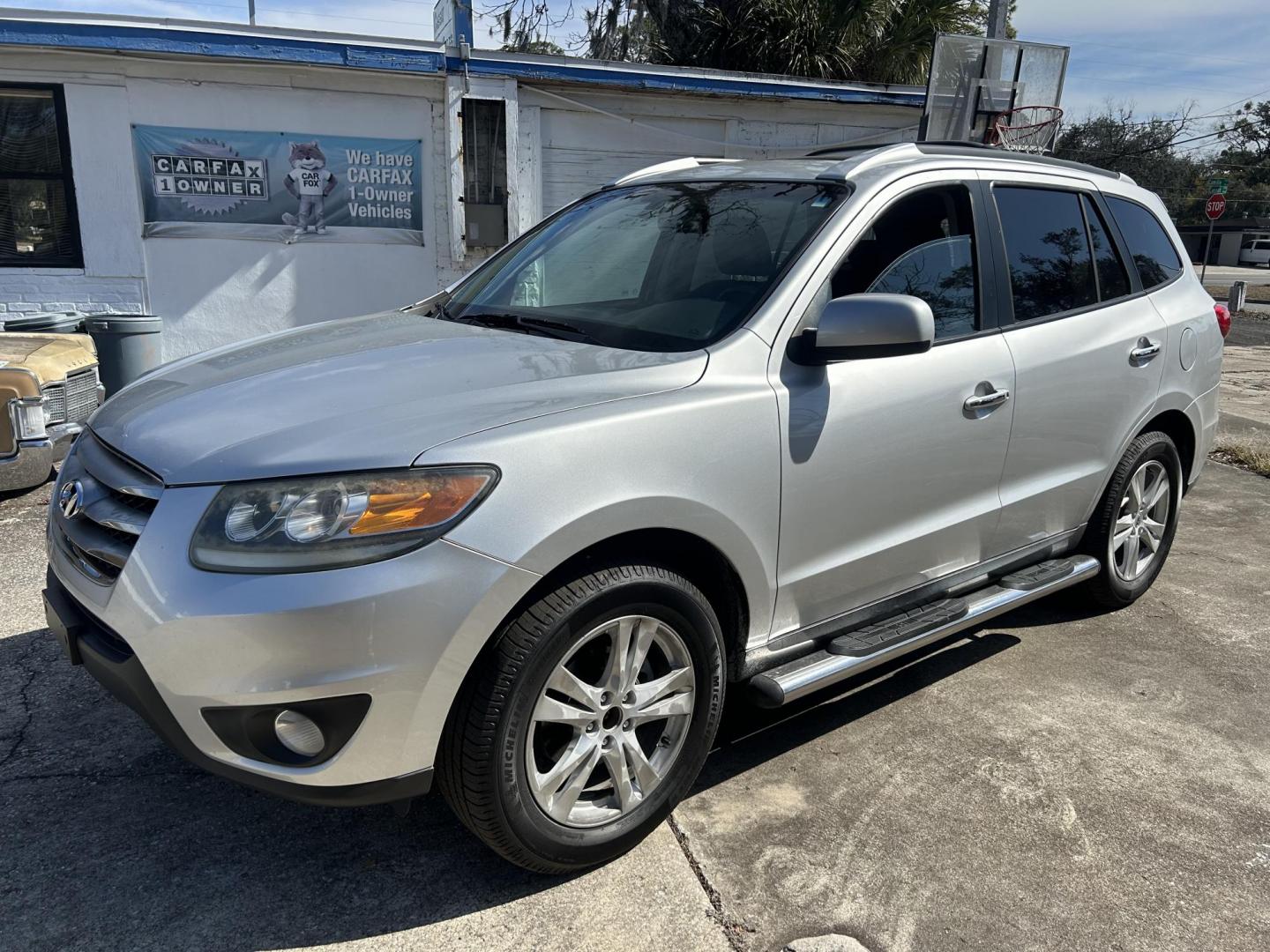 2012 Hyundai Santa Fe Limited 3.5 4WD (5XYZKDAG8CG) with an 3.5L V6 DOHC 24V engine, 6-Speed Automatic transmission, located at 1758 Cassat Ave., Jacksonville, FL, 32210, (904) 384-2799, 30.286720, -81.730652 - CASH SPECIAL ***** $4488.00 PLUS TAX, TAG, AND TITLE ***** EXTRA, EXTRA CLEAN 2012 HYUNDAI SANTA FE AWD LIMITED MODEL LEATHER SUNROOF ALLOYS RUNNING BOARDS HEATED SEATS LOOKS AND DRIVES 100% WELL MAINTAINED AND CARED FOR CALL ROB @ 904-384-2799 YOU WON'T REGRET IT! - Photo#1