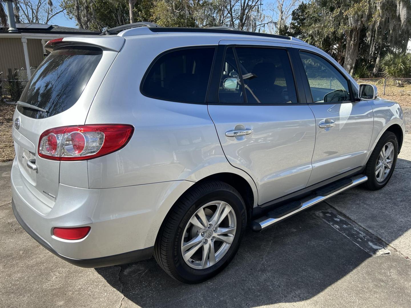2012 Hyundai Santa Fe Limited 3.5 4WD (5XYZKDAG8CG) with an 3.5L V6 DOHC 24V engine, 6-Speed Automatic transmission, located at 1758 Cassat Ave., Jacksonville, FL, 32210, (904) 384-2799, 30.286720, -81.730652 - CASH SPECIAL ***** $4488.00 PLUS TAX, TAG, AND TITLE ***** EXTRA, EXTRA CLEAN 2012 HYUNDAI SANTA FE AWD LIMITED MODEL LEATHER SUNROOF ALLOYS RUNNING BOARDS HEATED SEATS LOOKS AND DRIVES 100% WELL MAINTAINED AND CARED FOR CALL ROB @ 904-384-2799 YOU WON'T REGRET IT! - Photo#3