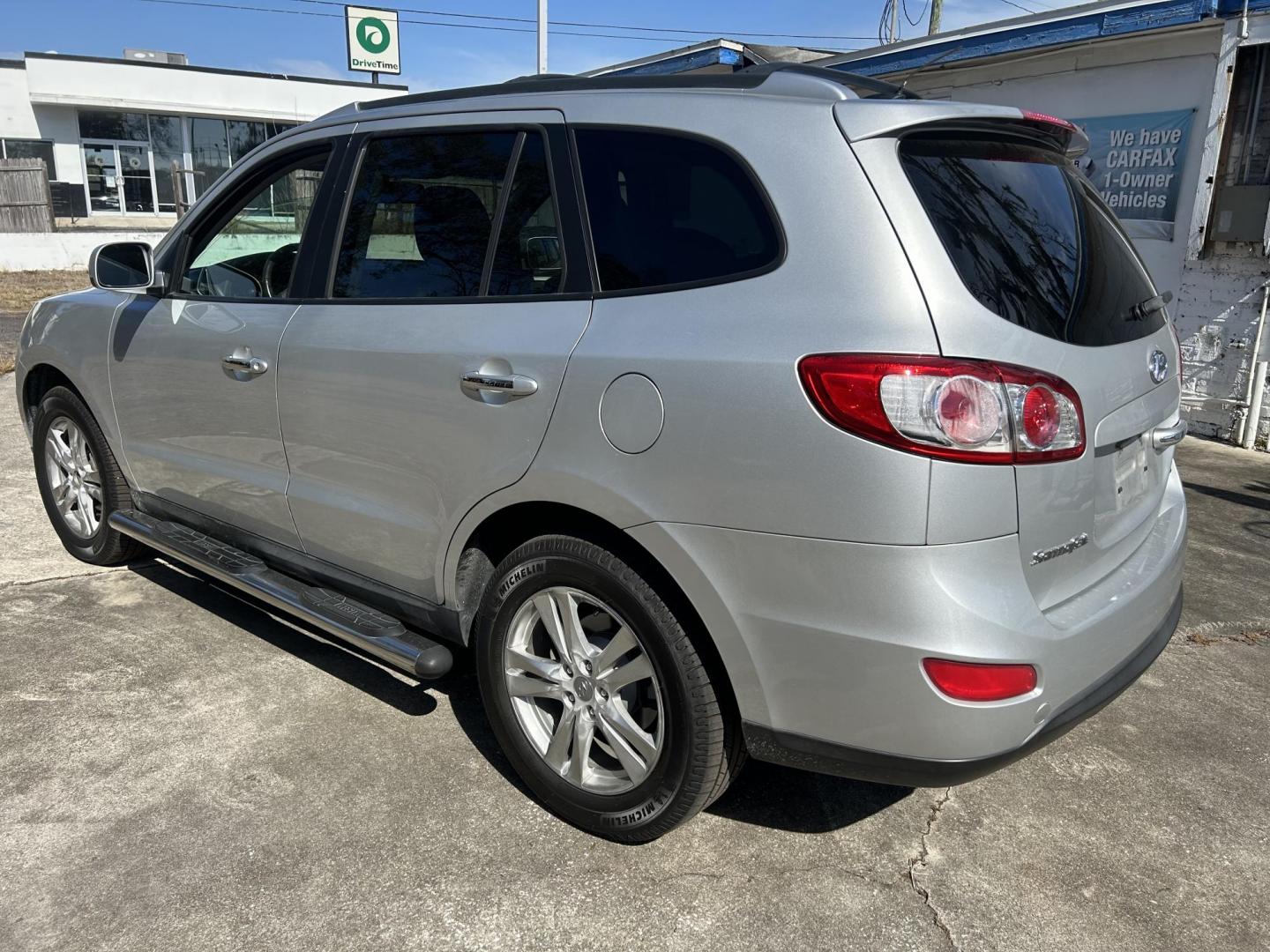2012 Hyundai Santa Fe Limited 3.5 4WD (5XYZKDAG8CG) with an 3.5L V6 DOHC 24V engine, 6-Speed Automatic transmission, located at 1758 Cassat Ave., Jacksonville, FL, 32210, (904) 384-2799, 30.286720, -81.730652 - CASH SPECIAL ***** $4488.00 PLUS TAX, TAG, AND TITLE ***** EXTRA, EXTRA CLEAN 2012 HYUNDAI SANTA FE AWD LIMITED MODEL LEATHER SUNROOF ALLOYS RUNNING BOARDS HEATED SEATS LOOKS AND DRIVES 100% WELL MAINTAINED AND CARED FOR CALL ROB @ 904-384-2799 YOU WON'T REGRET IT! - Photo#4