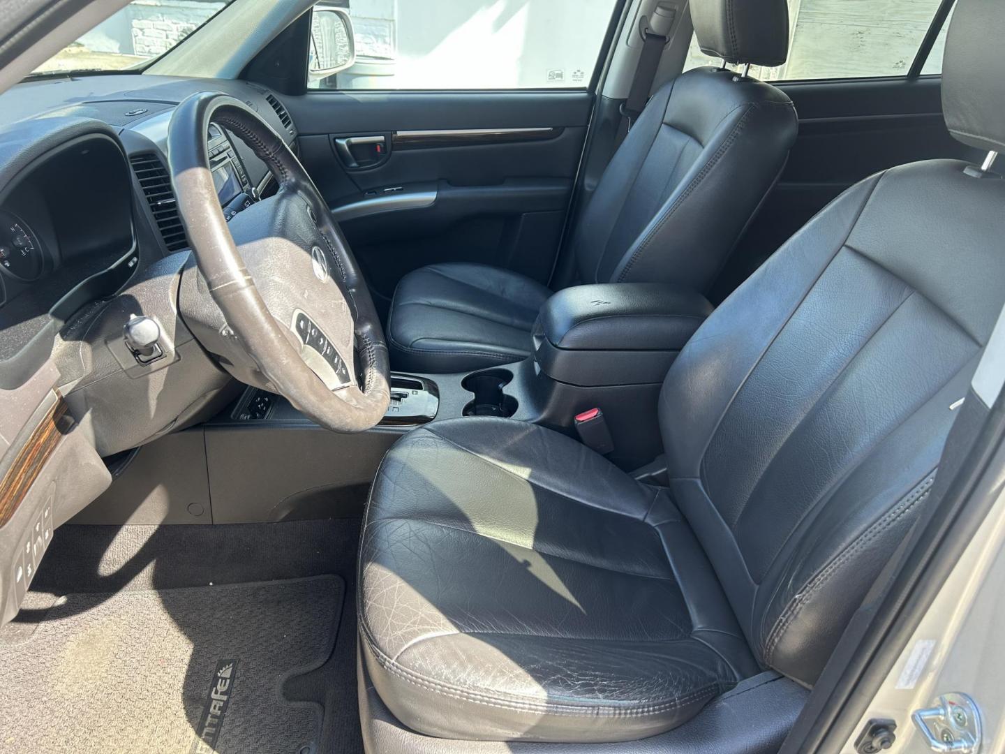 2012 Hyundai Santa Fe Limited 3.5 4WD (5XYZKDAG8CG) with an 3.5L V6 DOHC 24V engine, 6-Speed Automatic transmission, located at 1758 Cassat Ave., Jacksonville, FL, 32210, (904) 384-2799, 30.286720, -81.730652 - CASH SPECIAL ***** $4488.00 PLUS TAX, TAG, AND TITLE ***** EXTRA, EXTRA CLEAN 2012 HYUNDAI SANTA FE AWD LIMITED MODEL LEATHER SUNROOF ALLOYS RUNNING BOARDS HEATED SEATS LOOKS AND DRIVES 100% WELL MAINTAINED AND CARED FOR CALL ROB @ 904-384-2799 YOU WON'T REGRET IT! - Photo#7