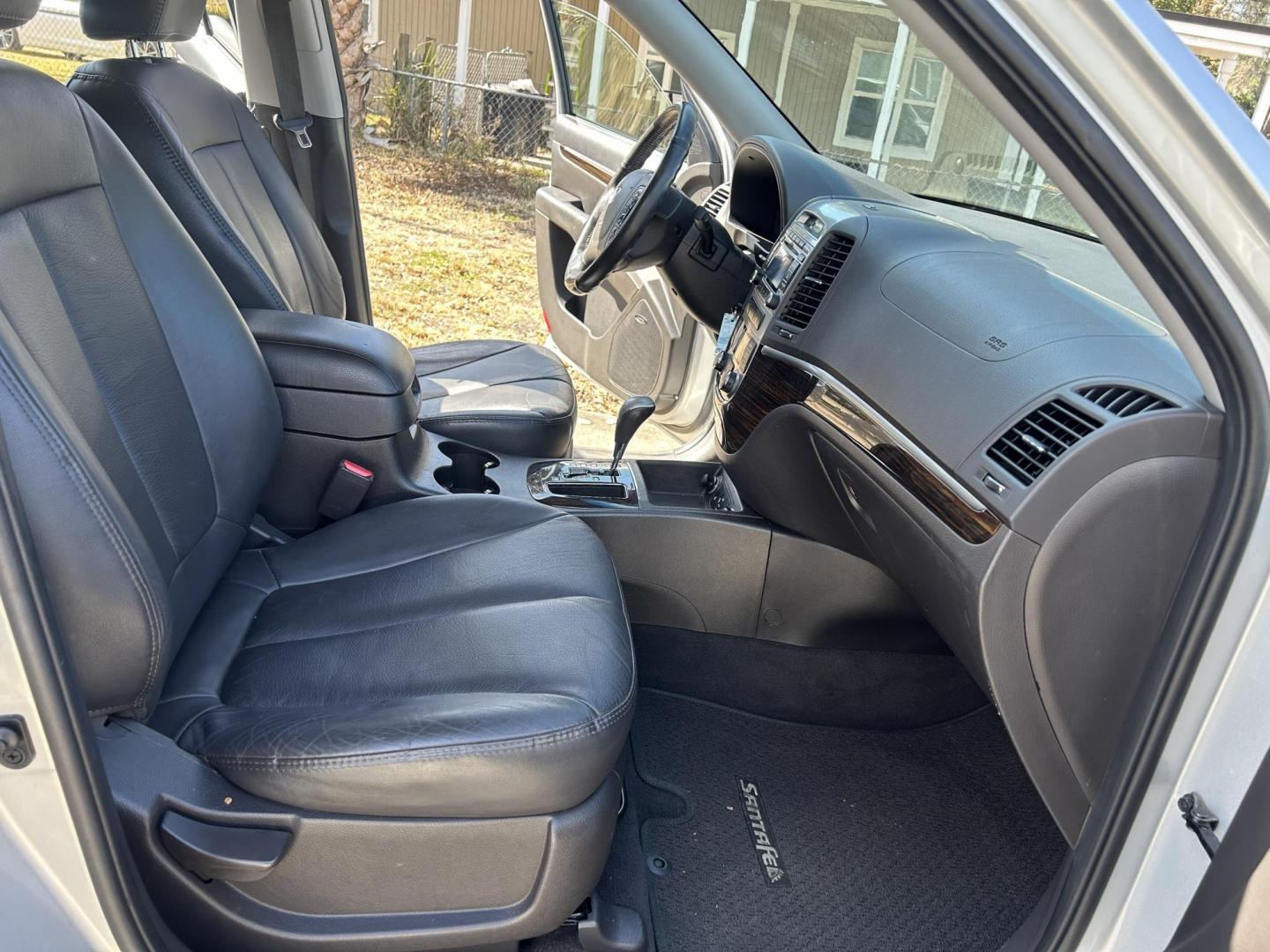 2012 Hyundai Santa Fe Limited 3.5 4WD (5XYZKDAG8CG) with an 3.5L V6 DOHC 24V engine, 6-Speed Automatic transmission, located at 1758 Cassat Ave., Jacksonville, FL, 32210, (904) 384-2799, 30.286720, -81.730652 - CASH SPECIAL ***** $4488.00 PLUS TAX, TAG, AND TITLE ***** EXTRA, EXTRA CLEAN 2012 HYUNDAI SANTA FE AWD LIMITED MODEL LEATHER SUNROOF ALLOYS RUNNING BOARDS HEATED SEATS LOOKS AND DRIVES 100% WELL MAINTAINED AND CARED FOR CALL ROB @ 904-384-2799 YOU WON'T REGRET IT! - Photo#13