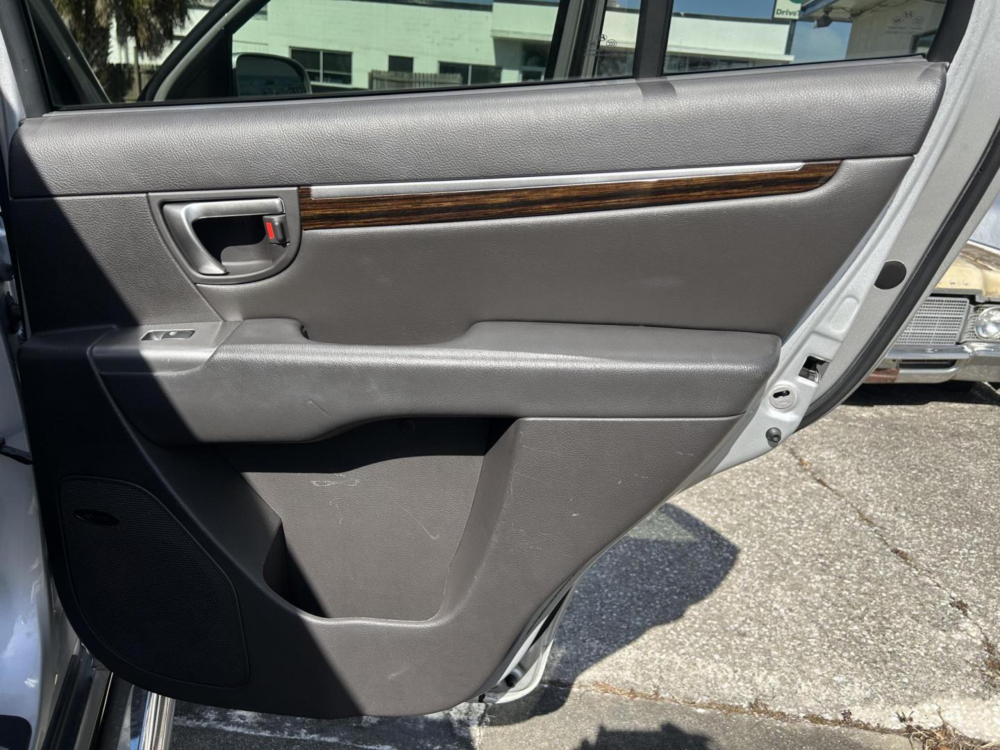 2012 Hyundai Santa Fe Limited 3.5 4WD (5XYZKDAG8CG) with an 3.5L V6 DOHC 24V engine, 6-Speed Automatic transmission, located at 1758 Cassat Ave., Jacksonville, FL, 32210, (904) 384-2799, 30.286720, -81.730652 - CASH SPECIAL ***** $4488.00 PLUS TAX, TAG, AND TITLE ***** EXTRA, EXTRA CLEAN 2012 HYUNDAI SANTA FE AWD LIMITED MODEL LEATHER SUNROOF ALLOYS RUNNING BOARDS HEATED SEATS LOOKS AND DRIVES 100% WELL MAINTAINED AND CARED FOR CALL ROB @ 904-384-2799 YOU WON'T REGRET IT! - Photo#15