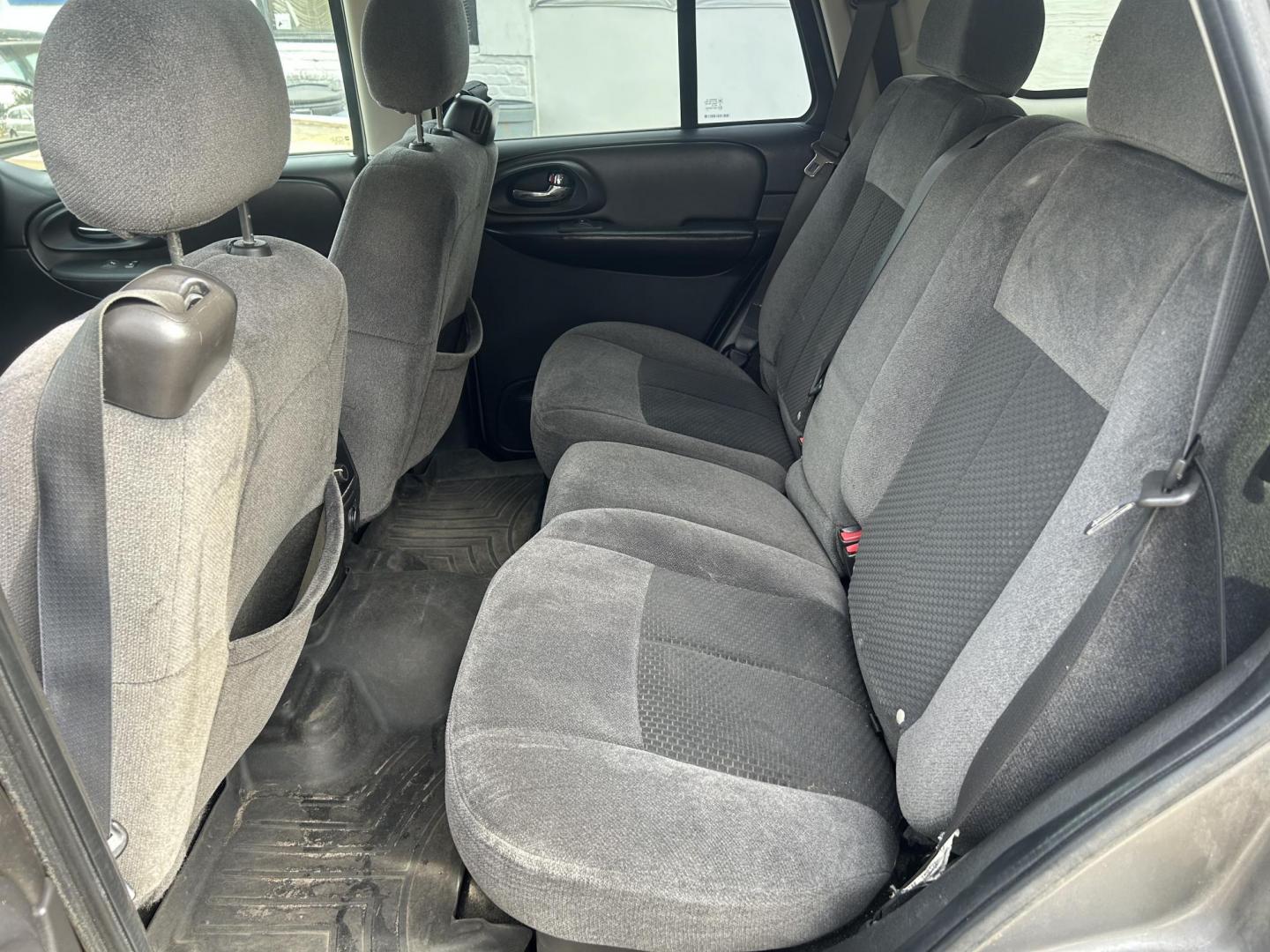 2008 Chevrolet TrailBlazer LT1 2WD (1GNDS13S682) with an 4.2L L6 DOHC 24V engine, 4-Speed Automatic Overdrive transmission, located at 1758 Cassat Ave., Jacksonville, FL, 32210, (904) 384-2799, 30.286720, -81.730652 - ***** ANOTHER GREAT CASH SPECIAL!!!!! 2008 CHEVROLET TRAILBLAZER LS MODEL 216,984 MILES ONLY $2788.00 PLUS TAX, TAG, AND TITLE!!!! RUNS AND LOOKS GREAT WELL-MAINTAINED ICE-COLD AIR CONDITIONING 4.2L V6 SUNROOF DON'T LET THIS ONE SLIP BY CALL ROB @ 904-384-2799 TODAY! - Photo#11