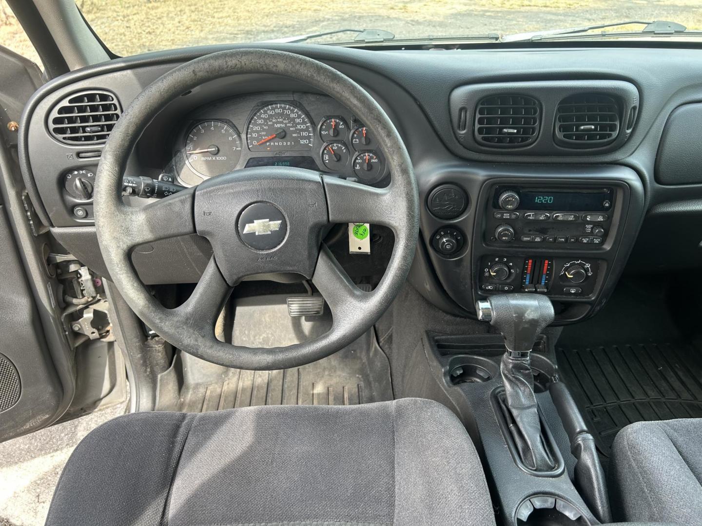 2008 Chevrolet TrailBlazer LT1 2WD (1GNDS13S682) with an 4.2L L6 DOHC 24V engine, 4-Speed Automatic Overdrive transmission, located at 1758 Cassat Ave., Jacksonville, FL, 32210, (904) 384-2799, 30.286720, -81.730652 - ***** ANOTHER GREAT CASH SPECIAL!!!!! 2008 CHEVROLET TRAILBLAZER LS MODEL 216,984 MILES ONLY $2788.00 PLUS TAX, TAG, AND TITLE!!!! RUNS AND LOOKS GREAT WELL-MAINTAINED ICE-COLD AIR CONDITIONING 4.2L V6 SUNROOF DON'T LET THIS ONE SLIP BY CALL ROB @ 904-384-2799 TODAY! - Photo#12
