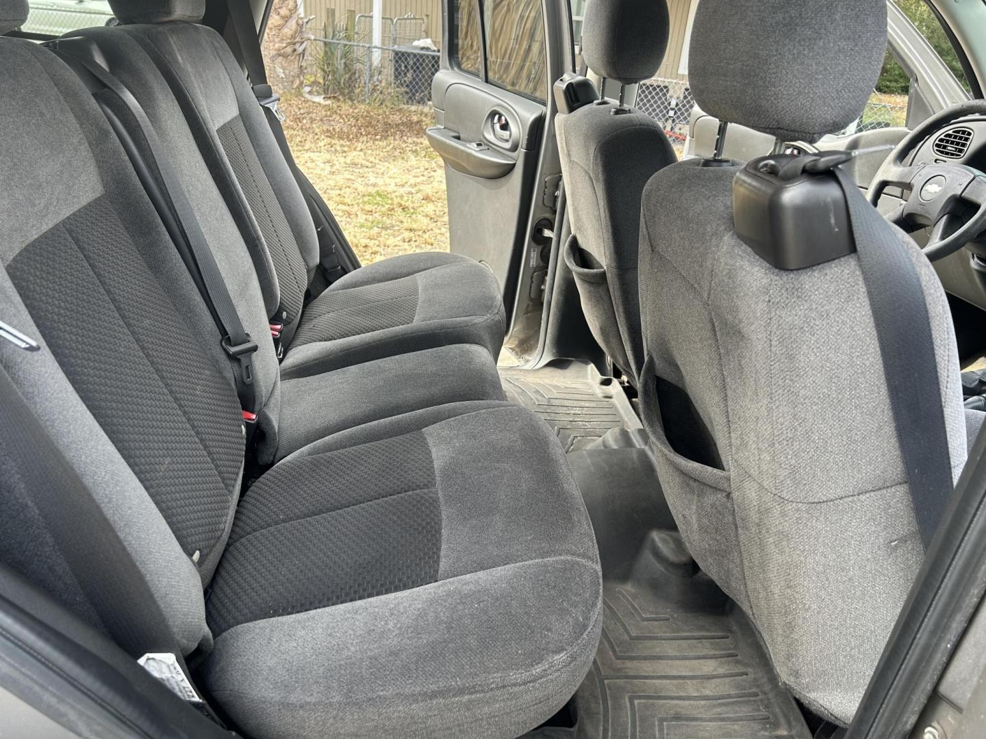 2008 Chevrolet TrailBlazer LT1 2WD (1GNDS13S682) with an 4.2L L6 DOHC 24V engine, 4-Speed Automatic Overdrive transmission, located at 1758 Cassat Ave., Jacksonville, FL, 32210, (904) 384-2799, 30.286720, -81.730652 - ***** ANOTHER GREAT CASH SPECIAL!!!!! 2008 CHEVROLET TRAILBLAZER LS MODEL 216,984 MILES ONLY $2788.00 PLUS TAX, TAG, AND TITLE!!!! RUNS AND LOOKS GREAT WELL-MAINTAINED ICE-COLD AIR CONDITIONING 4.2L V6 SUNROOF DON'T LET THIS ONE SLIP BY CALL ROB @ 904-384-2799 TODAY! - Photo#17