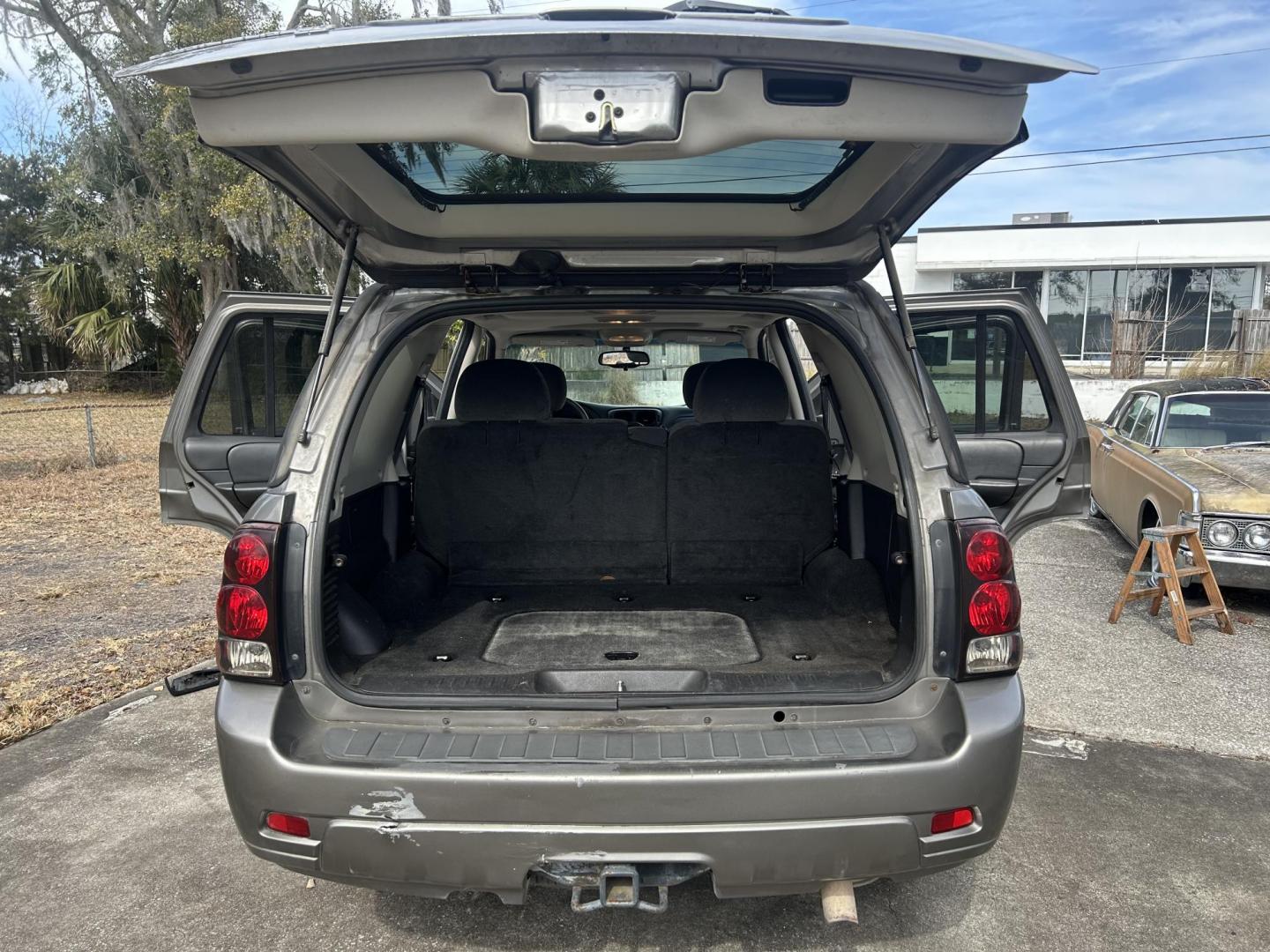 2008 Chevrolet TrailBlazer LT1 2WD (1GNDS13S682) with an 4.2L L6 DOHC 24V engine, 4-Speed Automatic Overdrive transmission, located at 1758 Cassat Ave., Jacksonville, FL, 32210, (904) 384-2799, 30.286720, -81.730652 - ***** ANOTHER GREAT CASH SPECIAL!!!!! 2008 CHEVROLET TRAILBLAZER LS MODEL 216,984 MILES ONLY $2788.00 PLUS TAX, TAG, AND TITLE!!!! RUNS AND LOOKS GREAT WELL-MAINTAINED ICE-COLD AIR CONDITIONING 4.2L V6 SUNROOF DON'T LET THIS ONE SLIP BY CALL ROB @ 904-384-2799 TODAY! - Photo#18