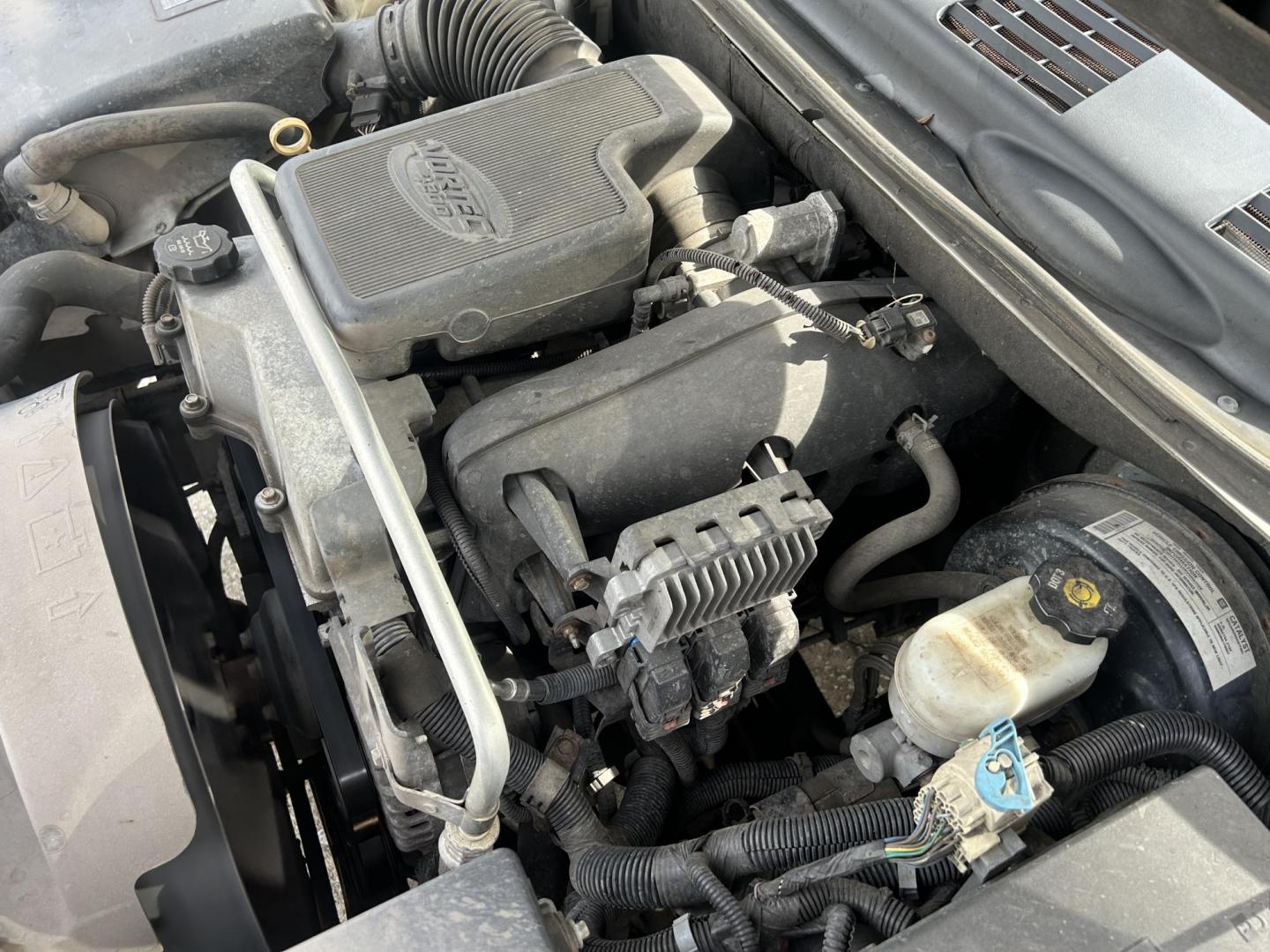 2008 Chevrolet TrailBlazer LT1 2WD (1GNDS13S682) with an 4.2L L6 DOHC 24V engine, 4-Speed Automatic Overdrive transmission, located at 1758 Cassat Ave., Jacksonville, FL, 32210, (904) 384-2799, 30.286720, -81.730652 - ***** ANOTHER GREAT CASH SPECIAL!!!!! 2008 CHEVROLET TRAILBLAZER LS MODEL 216,984 MILES ONLY $2788.00 PLUS TAX, TAG, AND TITLE!!!! RUNS AND LOOKS GREAT WELL-MAINTAINED ICE-COLD AIR CONDITIONING 4.2L V6 SUNROOF DON'T LET THIS ONE SLIP BY CALL ROB @ 904-384-2799 TODAY! - Photo#22