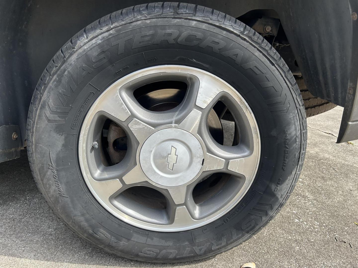 2008 Chevrolet TrailBlazer LT1 2WD (1GNDS13S682) with an 4.2L L6 DOHC 24V engine, 4-Speed Automatic Overdrive transmission, located at 1758 Cassat Ave., Jacksonville, FL, 32210, (904) 384-2799, 30.286720, -81.730652 - ***** ANOTHER GREAT CASH SPECIAL!!!!! 2008 CHEVROLET TRAILBLAZER LS MODEL 216,984 MILES ONLY $2788.00 PLUS TAX, TAG, AND TITLE!!!! RUNS AND LOOKS GREAT WELL-MAINTAINED ICE-COLD AIR CONDITIONING 4.2L V6 SUNROOF DON'T LET THIS ONE SLIP BY CALL ROB @ 904-384-2799 TODAY! - Photo#25