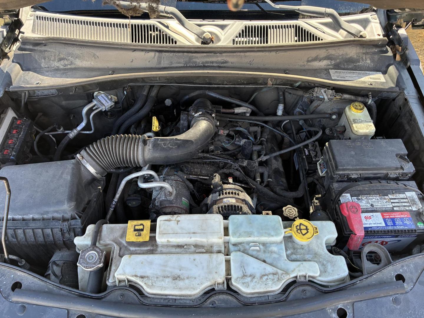 2012 Jeep Liberty Sport 4WD (1C4PJMAK3CW) with an 3.7L V6 SOHC 12V engine, 4-Speed Automatic transmission, located at 1758 Cassat Ave., Jacksonville, FL, 32210, (904) 384-2799, 30.286720, -81.730652 - ***** TAX TIME TAX CASH BLOWOUT ***** $4488.00 PLUS TAX, TAG, AND TITLE ***** 2012 JEEP LIBERTY SPORT 4WD 186,619 MILES LOOKS AND RUNS GREAT ALLOYS REMOTE KEYLESS ENTRY FRONT AND SIDE AIR BAGS ICE COLD AIR CONDITIONING YOU WILL LIKE THIS ONE CALL ROB @ 904-384-2799 - Photo#19