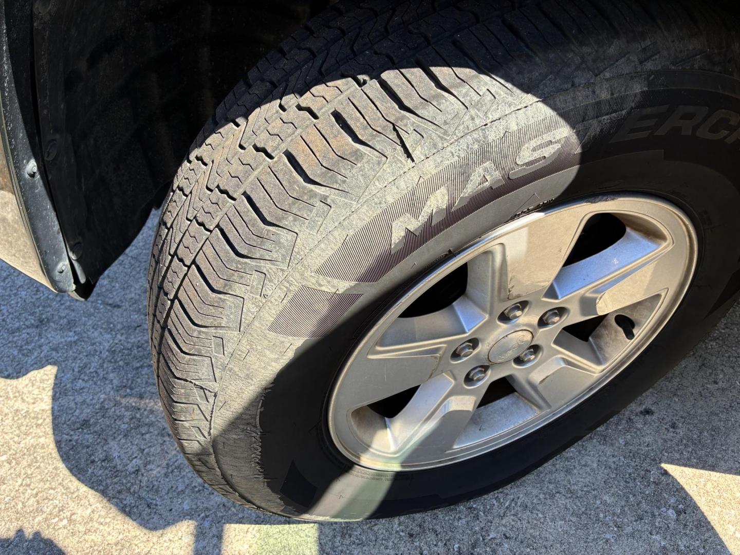 2012 Jeep Liberty Sport 4WD (1C4PJMAK3CW) with an 3.7L V6 SOHC 12V engine, 4-Speed Automatic transmission, located at 1758 Cassat Ave., Jacksonville, FL, 32210, (904) 384-2799, 30.286720, -81.730652 - ***** TAX TIME TAX CASH BLOWOUT ***** $4488.00 PLUS TAX, TAG, AND TITLE ***** 2012 JEEP LIBERTY SPORT 4WD 186,619 MILES LOOKS AND RUNS GREAT ALLOYS REMOTE KEYLESS ENTRY FRONT AND SIDE AIR BAGS ICE COLD AIR CONDITIONING YOU WILL LIKE THIS ONE CALL ROB @ 904-384-2799 - Photo#23