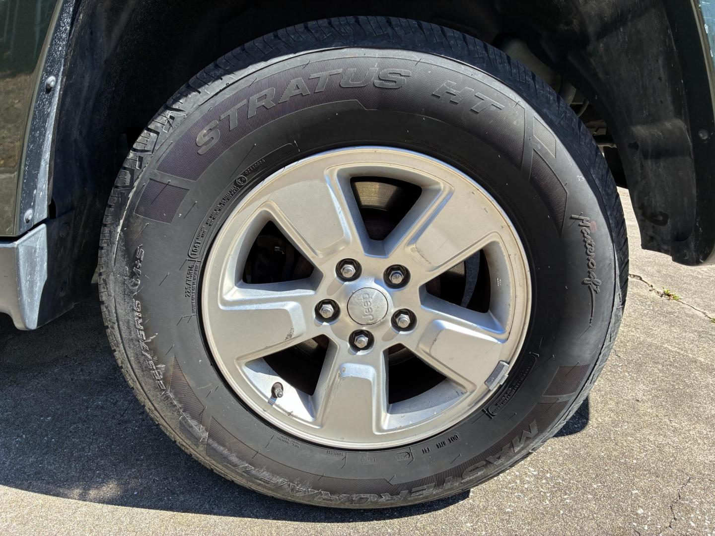 2012 Jeep Liberty Sport 4WD (1C4PJMAK3CW) with an 3.7L V6 SOHC 12V engine, 4-Speed Automatic transmission, located at 1758 Cassat Ave., Jacksonville, FL, 32210, (904) 384-2799, 30.286720, -81.730652 - ***** TAX TIME TAX CASH BLOWOUT ***** $4488.00 PLUS TAX, TAG, AND TITLE ***** 2012 JEEP LIBERTY SPORT 4WD 186,619 MILES LOOKS AND RUNS GREAT ALLOYS REMOTE KEYLESS ENTRY FRONT AND SIDE AIR BAGS ICE COLD AIR CONDITIONING YOU WILL LIKE THIS ONE CALL ROB @ 904-384-2799 - Photo#24