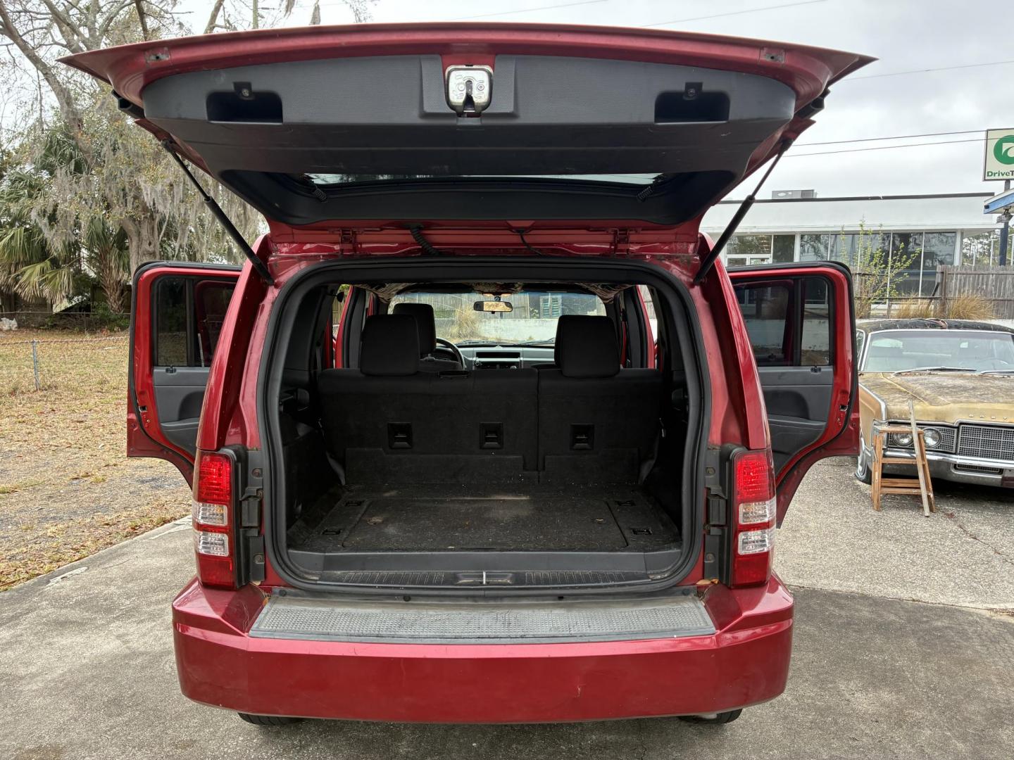 2009 Jeep Liberty Sport 2WD (1J8GP28K99W) with an 3.7L V6 SOHC 12V engine, 4-Speed Automatic transmission, located at 1758 Cassat Ave., Jacksonville, FL, 32210, (904) 384-2799, 30.286720, -81.730652 - ***** CASH SPECIAL ***** 2009 JEEP LIBERTY SPORT MODEL ***** $2888.00 PLUS TAX, TAG, AND TITLE ***** 173,017 MILES 4-DOOR ALLOYS RUNS GREAT TINT ICE-COLD AIR-CONDITIONING TAX TIME BLOWOUT CALL ROB @ 904-384-2799 TODAY! - Photo#17