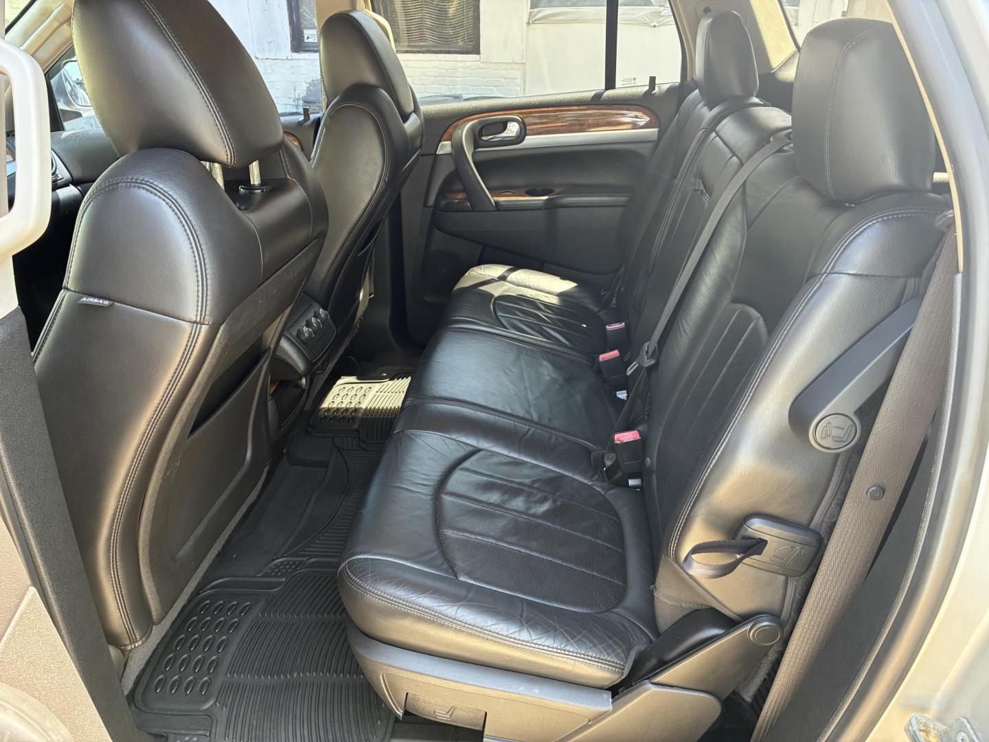 2010 Buick Enclave CXL AWD (5GALVBEDXAJ) with an 3.6L V6 DOHC 24V engine, 6-Speed Automatic Overdrive transmission, located at 1758 Cassat Ave., Jacksonville, FL, 32210, (904) 384-2799, 30.286720, -81.730652 - ***** CASH SPECIAL ***** 2010 BUICK ENCLAVE CXL MODEL ***** $4488.00 PLUS TAX, TAG, AND TITLE ***** 3RD ROW SEATING ALLOYS LEATHER TINT DUAL EXHAUST HEATED SEATS REMORE KEYLESS ENTRY ICE-COLD AIR-CONDITIONING RUNS GREAT WELL MAINTAINED CALL ROB NOW @ 904-384-2799 - Photo#12