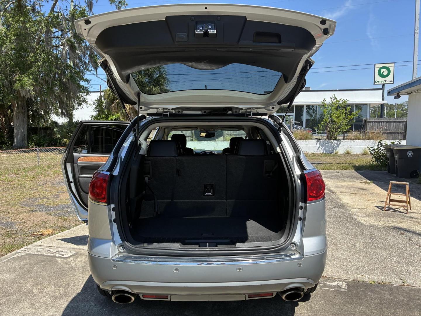 2010 Buick Enclave CXL AWD (5GALVBEDXAJ) with an 3.6L V6 DOHC 24V engine, 6-Speed Automatic Overdrive transmission, located at 1758 Cassat Ave., Jacksonville, FL, 32210, (904) 384-2799, 30.286720, -81.730652 - ***** CASH SPECIAL ***** 2010 BUICK ENCLAVE CXL MODEL ***** $4488.00 PLUS TAX, TAG, AND TITLE ***** 3RD ROW SEATING ALLOYS LEATHER TINT DUAL EXHAUST HEATED SEATS REMORE KEYLESS ENTRY ICE-COLD AIR-CONDITIONING RUNS GREAT WELL MAINTAINED CALL ROB NOW @ 904-384-2799 - Photo#21