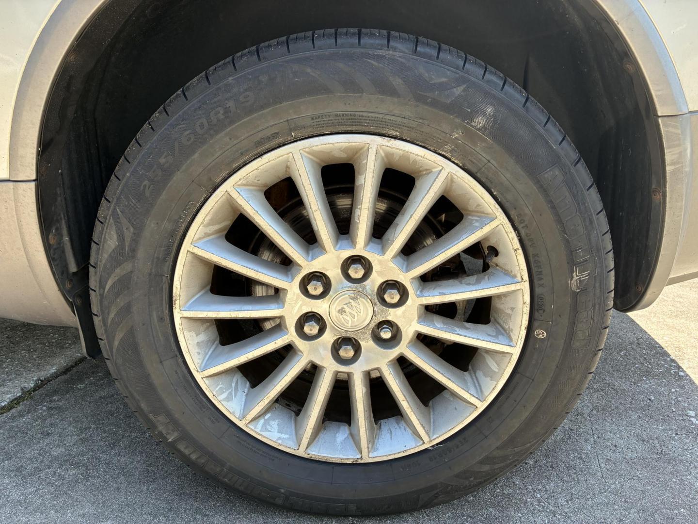 2010 Buick Enclave CXL AWD (5GALVBEDXAJ) with an 3.6L V6 DOHC 24V engine, 6-Speed Automatic Overdrive transmission, located at 1758 Cassat Ave., Jacksonville, FL, 32210, (904) 384-2799, 30.286720, -81.730652 - ***** CASH SPECIAL ***** 2010 BUICK ENCLAVE CXL MODEL ***** $4488.00 PLUS TAX, TAG, AND TITLE ***** 3RD ROW SEATING ALLOYS LEATHER TINT DUAL EXHAUST HEATED SEATS REMORE KEYLESS ENTRY ICE-COLD AIR-CONDITIONING RUNS GREAT WELL MAINTAINED CALL ROB NOW @ 904-384-2799 - Photo#27
