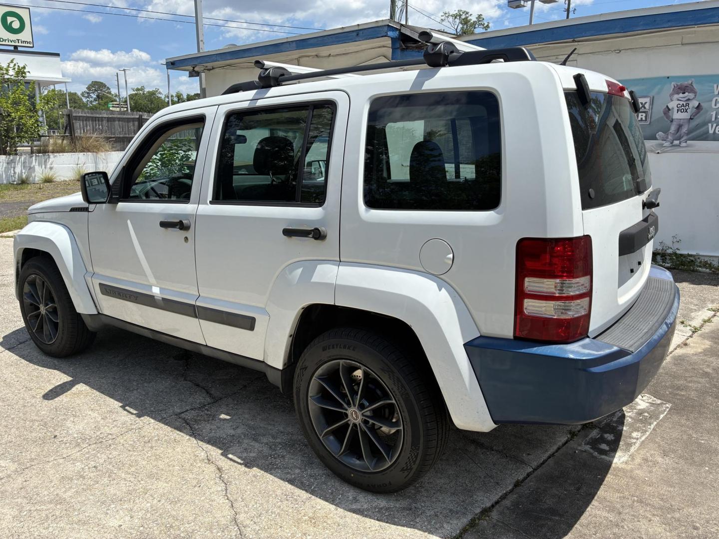 2012 Jeep Liberty Sport 2WD (1C4PJLAK6CW) with an 3.7L V6 SOHC 12V engine, 4-Speed Automatic transmission, located at 1758 Cassat Ave., Jacksonville, FL, 32210, (904) 384-2799, 30.286720, -81.730652 - ***** CASH SPECIAL ***** 2012 JEEP LIBERTY ***** $3944.00 PLUS TAX, TAG, AND TITLE ***** 189,478 MILES EXTRA CLEAN PREMIUM ALLOYS 4-DOOR LOOKS AND RUNS GREAT ICE-COLD-AIR-CONDITIONING DON'T HESITATE CALL ROB TODAY @ 904-384-2799 - Photo#4