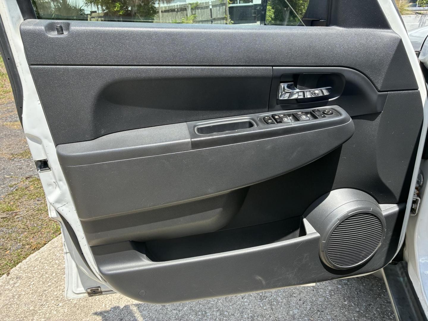2012 Jeep Liberty Sport 2WD (1C4PJLAK6CW) with an 3.7L V6 SOHC 12V engine, 4-Speed Automatic transmission, located at 1758 Cassat Ave., Jacksonville, FL, 32210, (904) 384-2799, 30.286720, -81.730652 - ***** CASH SPECIAL ***** 2012 JEEP LIBERTY ***** $3944.00 PLUS TAX, TAG, AND TITLE ***** 189,478 MILES EXTRA CLEAN PREMIUM ALLOYS 4-DOOR LOOKS AND RUNS GREAT ICE-COLD-AIR-CONDITIONING DON'T HESITATE CALL ROB TODAY @ 904-384-2799 - Photo#6