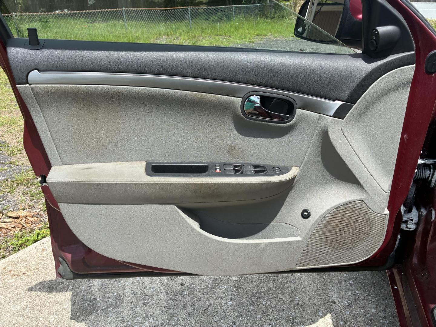 2007 Saturn Aura XE (1G8ZS57N67F) with an 3.5L V6 12V OHV engine, 4-Speed Automatic Overdrive transmission, located at 1758 Cassat Ave., Jacksonville, FL, 32210, (904) 384-2799, 30.286720, -81.730652 - CASH BLOWOUT SPECIAL!!!!! $2488.00 PLUS TAX, TAG, AND TITLE!!!!! 2007 SATURN AURA XE MODEL 190,187 MILES 4-DOOR ICE COLD AIR CONDITIONING GREAT TIRES LOOKS AND RUNS GREAT!!!!! NEED A POINT A TO B CAR AT A GREAT PRICE THAT WON'T LET YOU DOWN? LOOK NO FURTHER CALL ROB TODAY @ 904-384-2799 - Photo#6