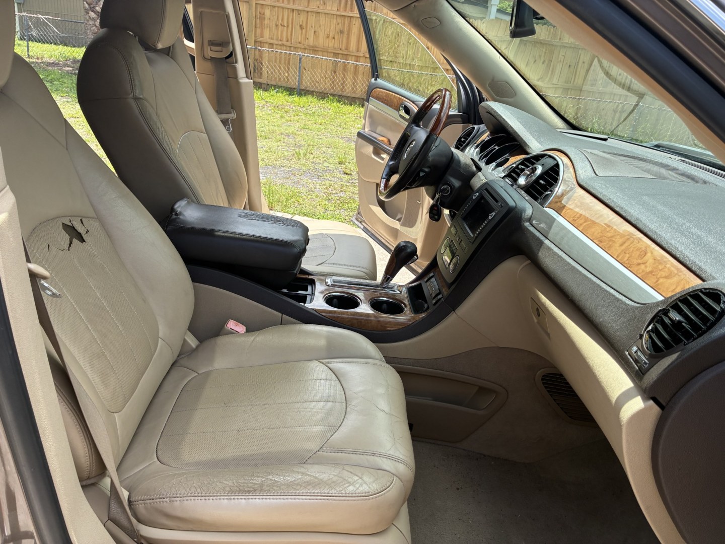 2008 Buick Enclave CXL FWD (5GAER237X8J) with an 3.6L V6 DOHC 24V engine, 6A OD transmission, located at 1758 Cassat Ave., Jacksonville, FL, 32210, (904) 384-2799, 30.286720, -81.730652 - CASH BLOWOUT!!!! $$$$THOUSANDS BELOW KBB!!!! 2008 BUICK ENCLAVE CXL MODEL 164,264 MILES SPECIAL PRICE OF $3488.00 PLUS TAX, TAG, AND TITLE 3RD ROW SEATING NAVIGATION SYSTEM FULLY LOADED LEATHER SUNROOF ALLOYS DUAL EXHAUST LOW MILEAGE ICE COLD AIR CONDITIONING DON'T WAIT ON THIS ONE CALL ROB TODAY @- Photo#13