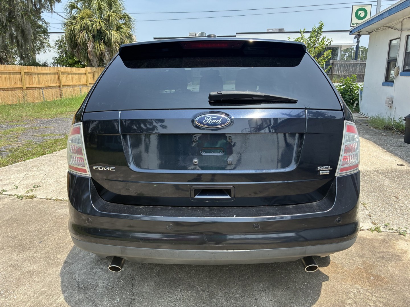 2010 Ford Edge SEL AWD (2FMDK4JC0AB) with an 3.5L V6 DOHC 24V engine, 6A transmission, located at 1758 Cassat Ave., Jacksonville, FL, 32210, (904) 384-2799, 30.286720, -81.730652 - CASH SPECIAL!!!!! 2010 FORD EDGE SEL AWD MODEL LOW 164,443 MILES ONLY $4111.00 PLUS TAX TAG AND TITLE!!!!! THIS ONE IS EXTRA CLEAN AND RUNS GREAT LEATHER ALLOYS DUAL EXHAUST ICE-COLD AIR-CONDITIONING WELL MAINTAINED YOU WON'T BE DISSAPOINTED CALL ROB TODAY @ 904-384-2799- Photo#5