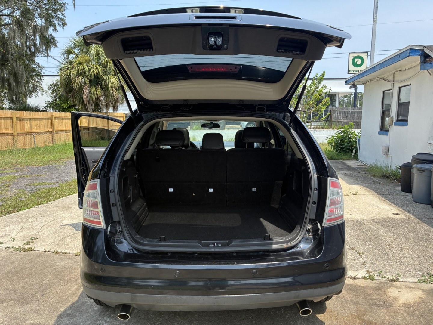 2010 Ford Edge SEL AWD (2FMDK4JC0AB) with an 3.5L V6 DOHC 24V engine, 6A transmission, located at 1758 Cassat Ave., Jacksonville, FL, 32210, (904) 384-2799, 30.286720, -81.730652 - CASH SPECIAL!!!!! 2010 FORD EDGE SEL AWD MODEL LOW 164,443 MILES ONLY $4111.00 PLUS TAX TAG AND TITLE!!!!! THIS ONE IS EXTRA CLEAN AND RUNS GREAT LEATHER ALLOYS DUAL EXHAUST ICE-COLD AIR-CONDITIONING WELL MAINTAINED YOU WON'T BE DISSAPOINTED CALL ROB TODAY @ 904-384-2799- Photo#17